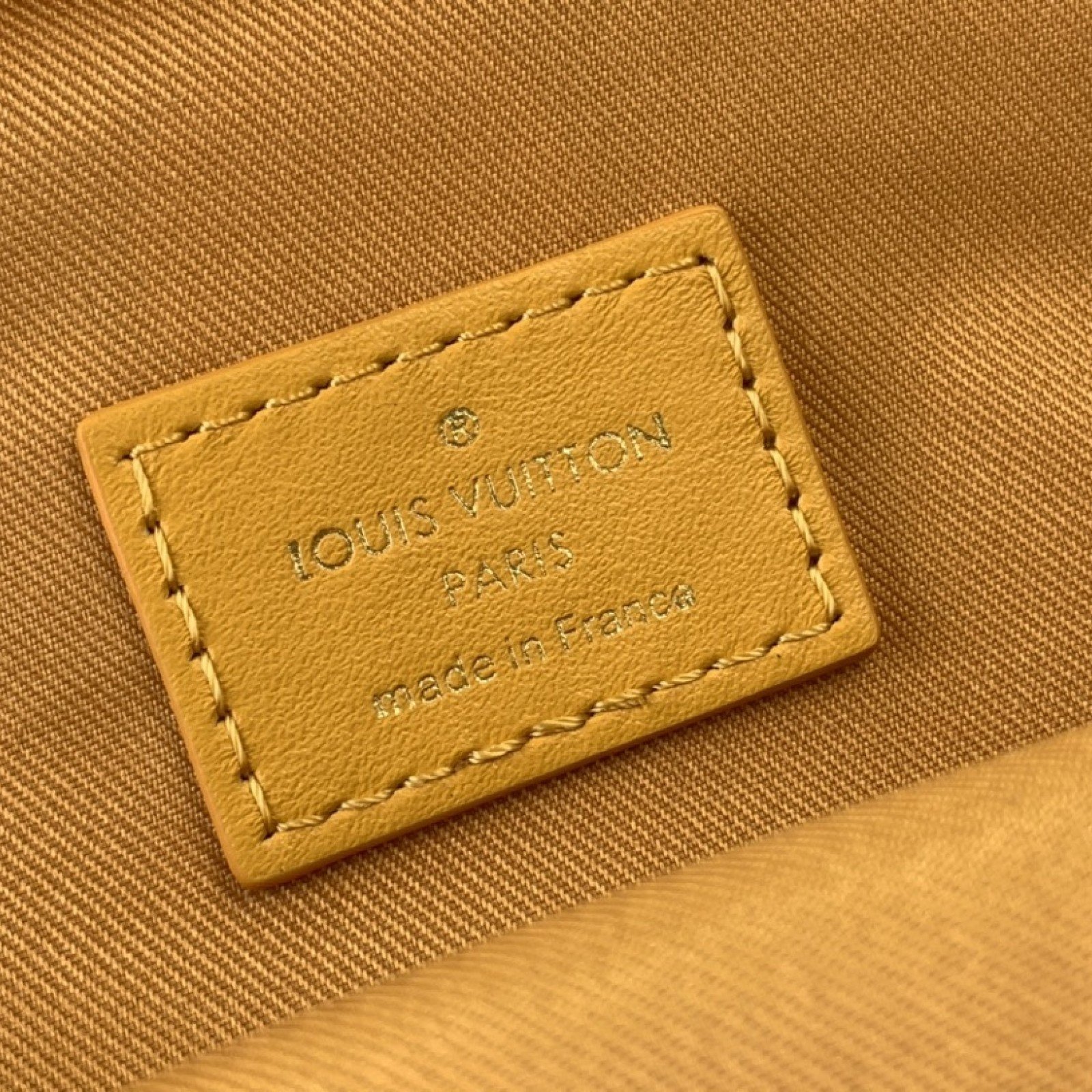 LV Avenue Sling Bag m12869