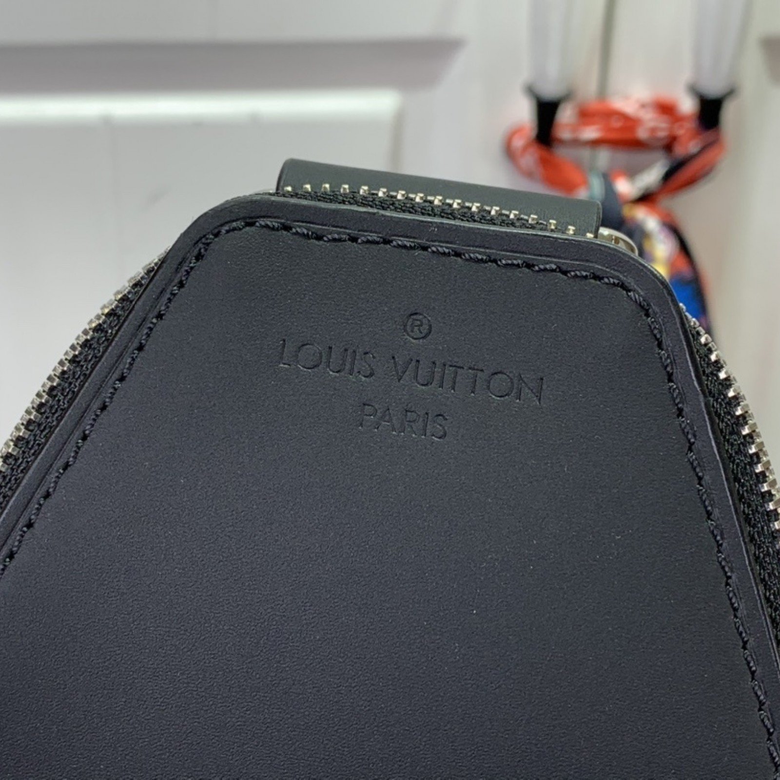 LV Avenue Sling Bag m46718