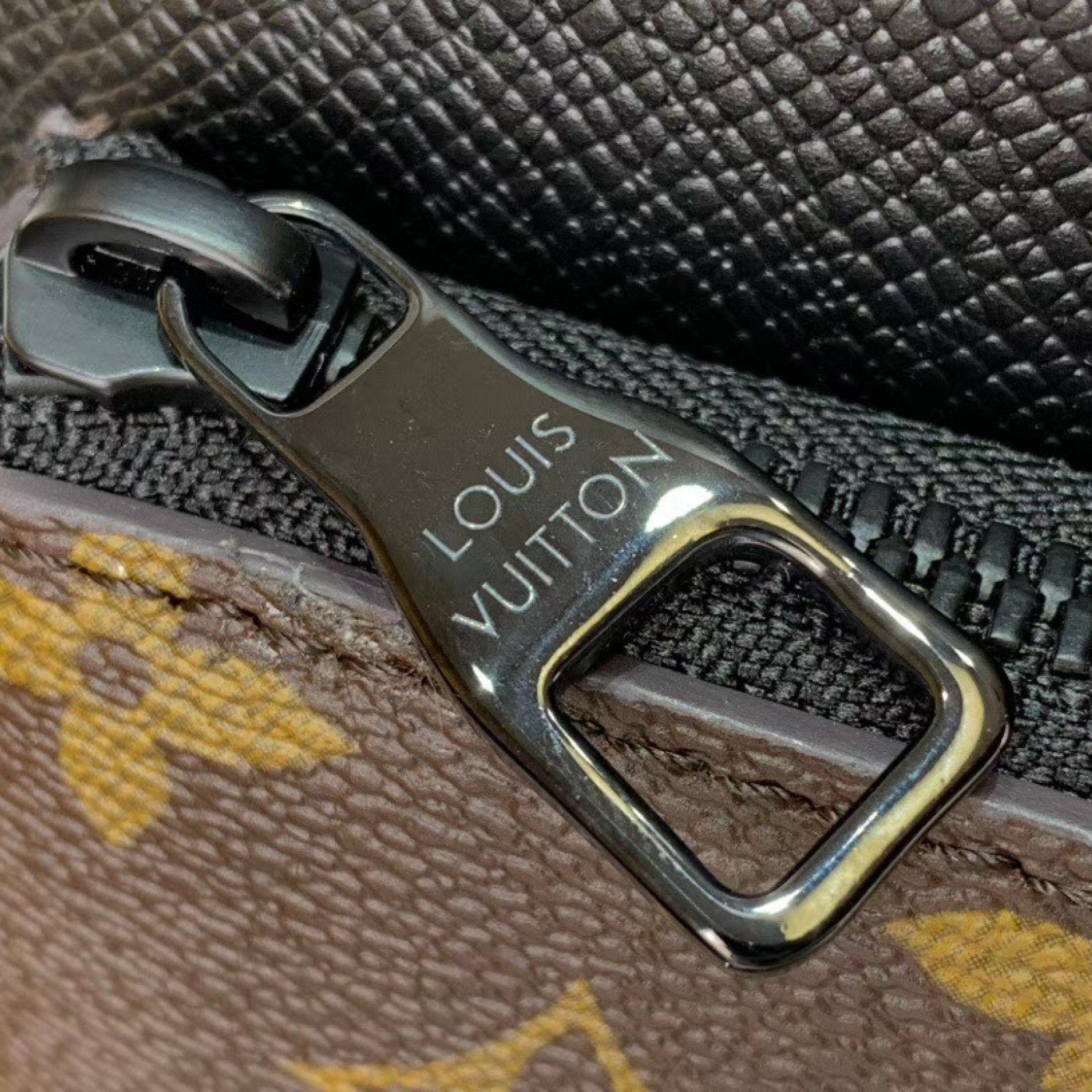 LV BACKPACK M30259