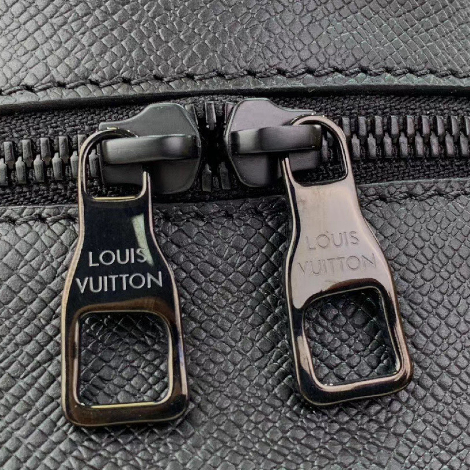 LV BACKPACK M30259