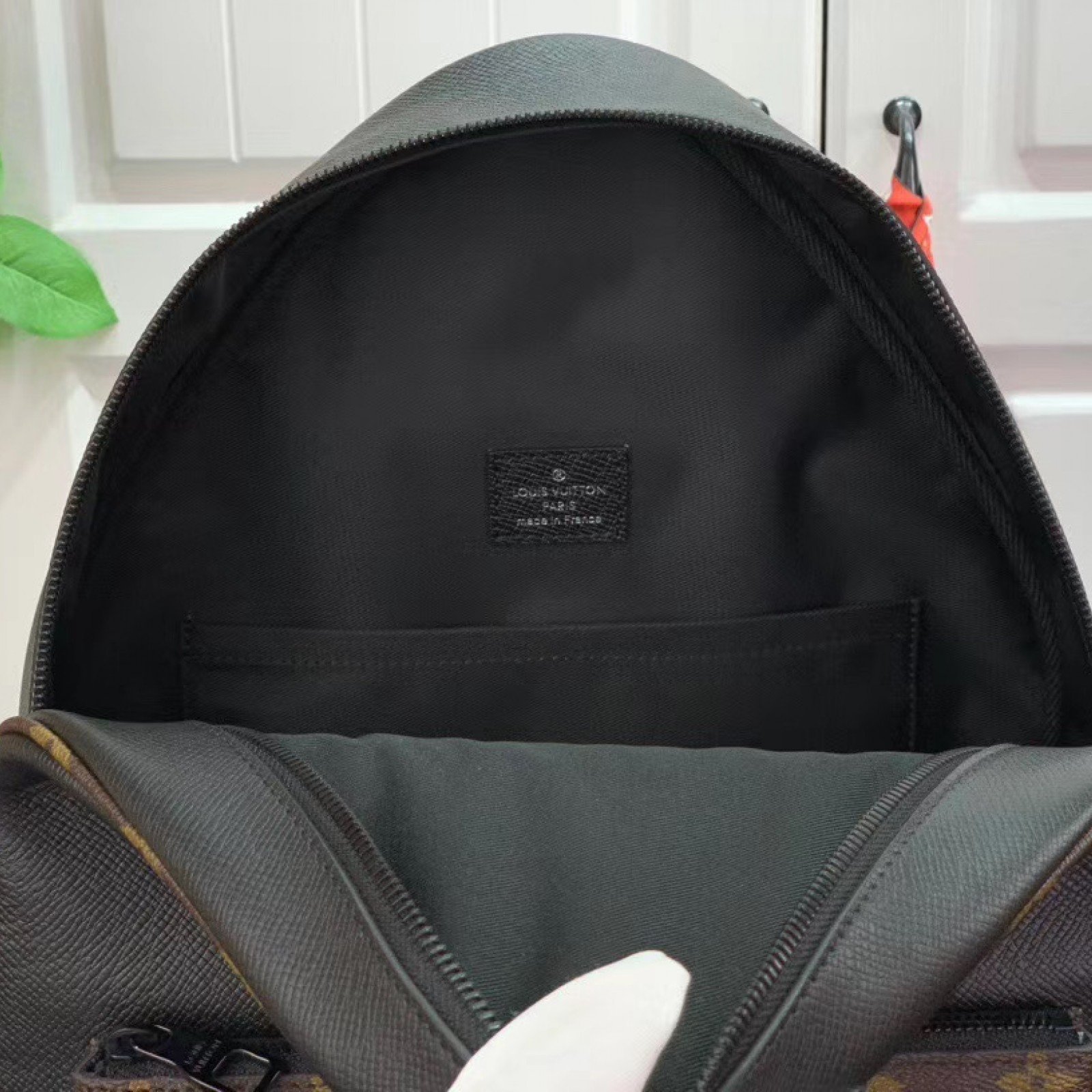 LV BACKPACK M30259