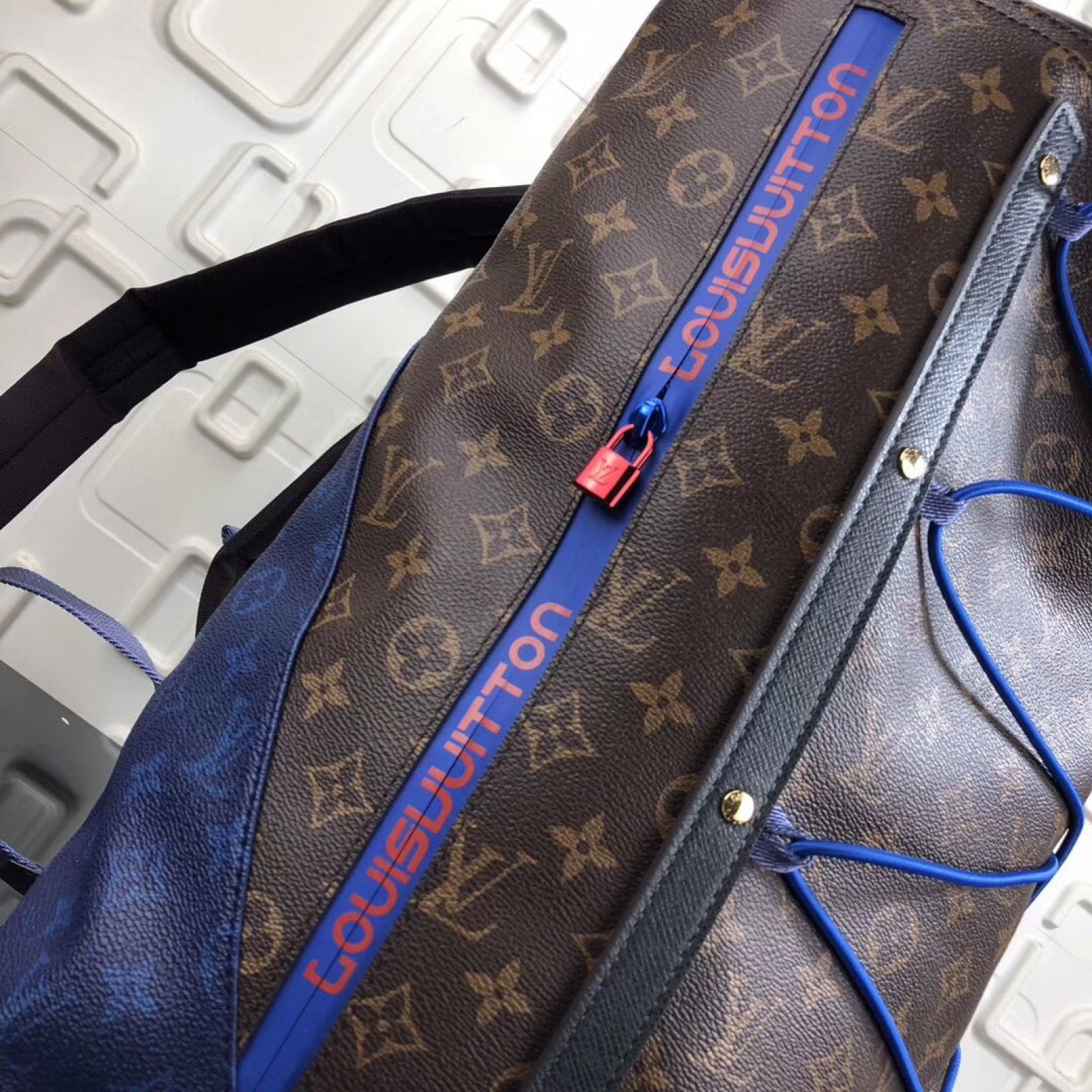 LV BACKPACK OUTDOOR M43834