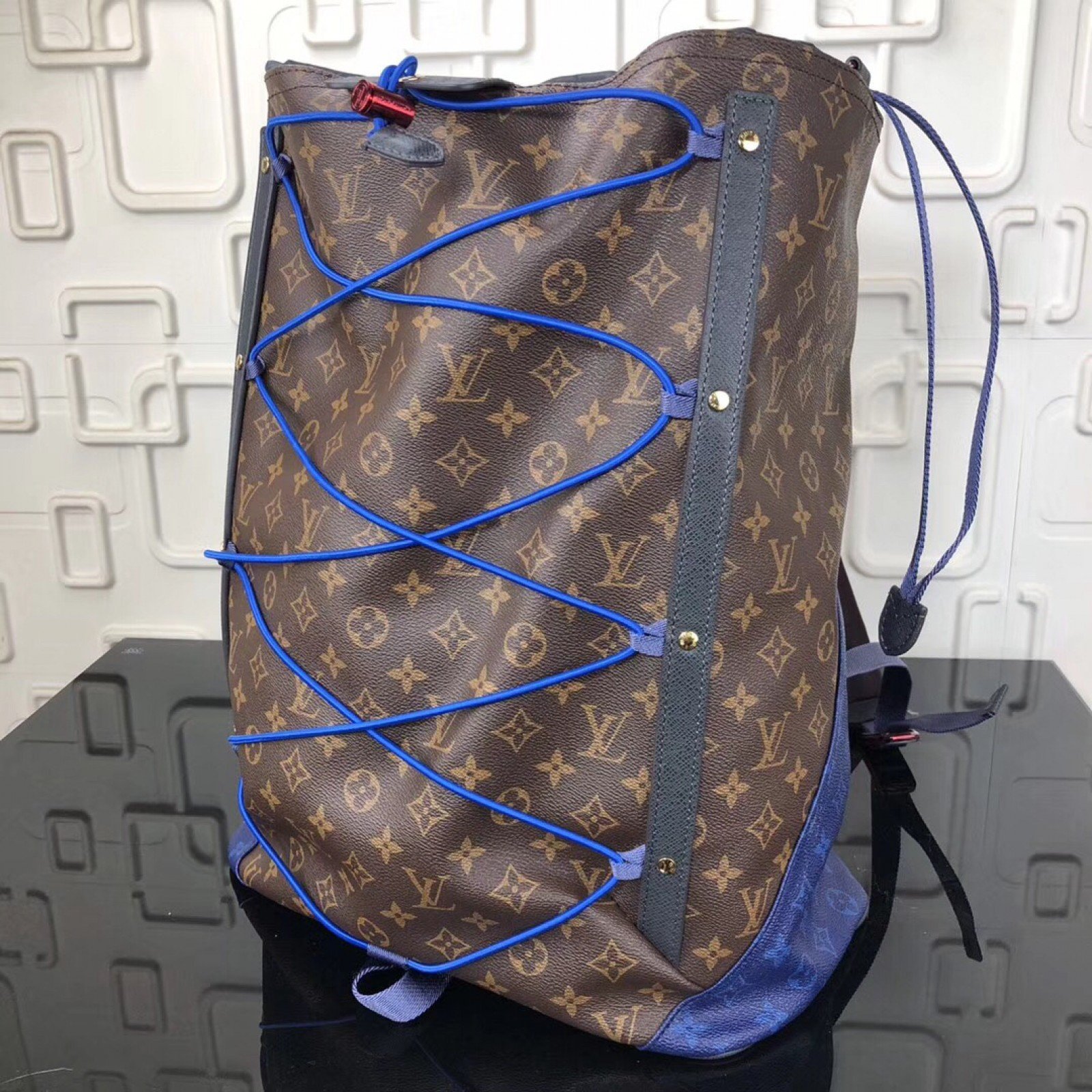 LV BACKPACK OUTDOOR M43834