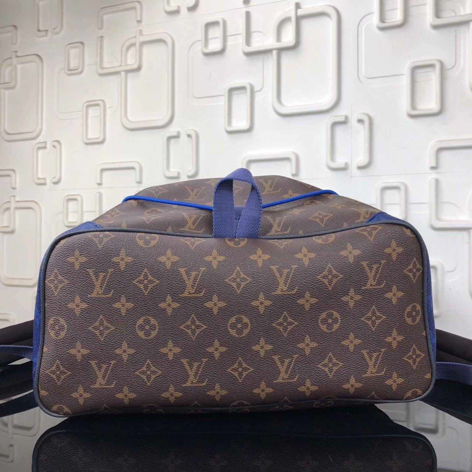 LV BACKPACK OUTDOOR M43834