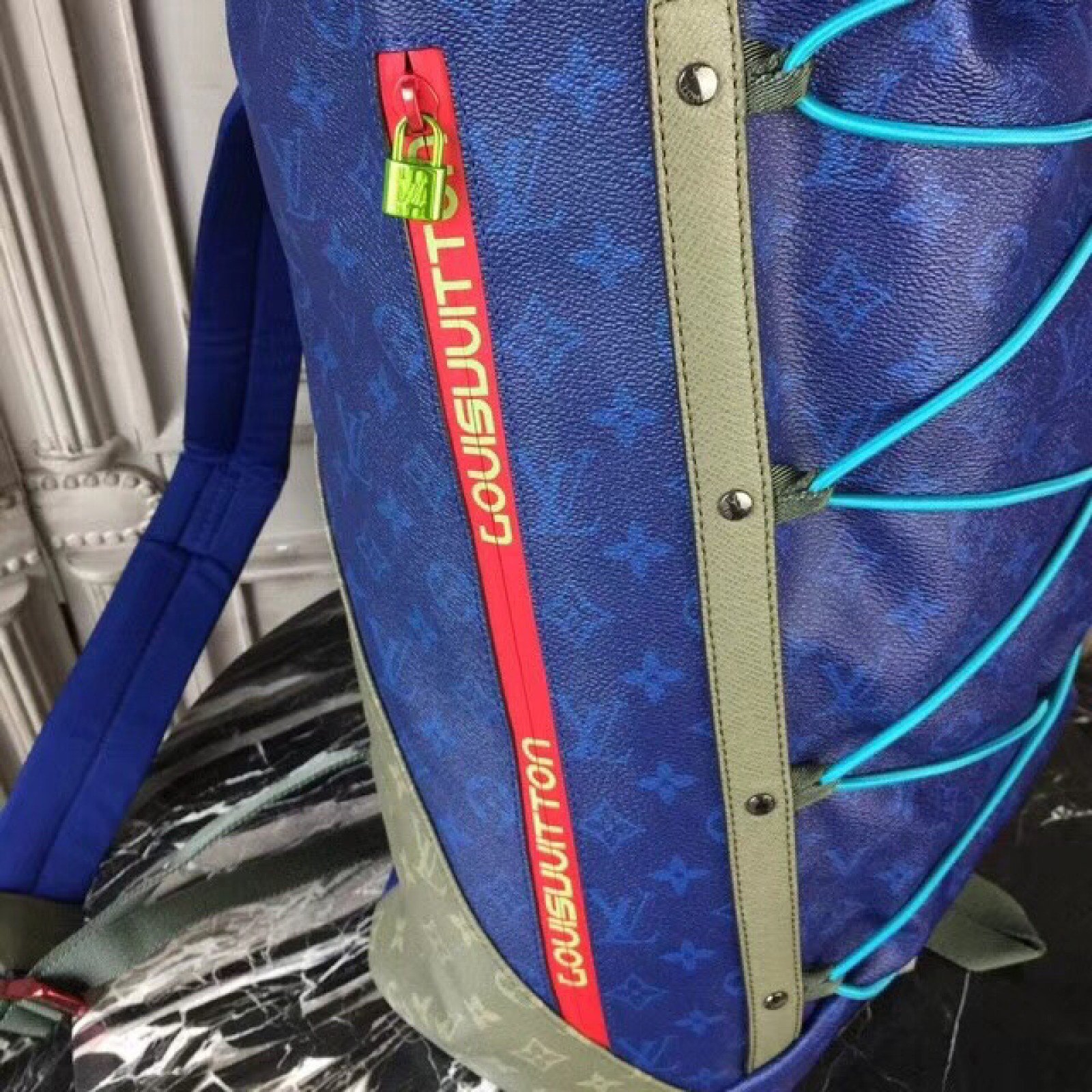LV BACKPACK OUTDOOT M43833