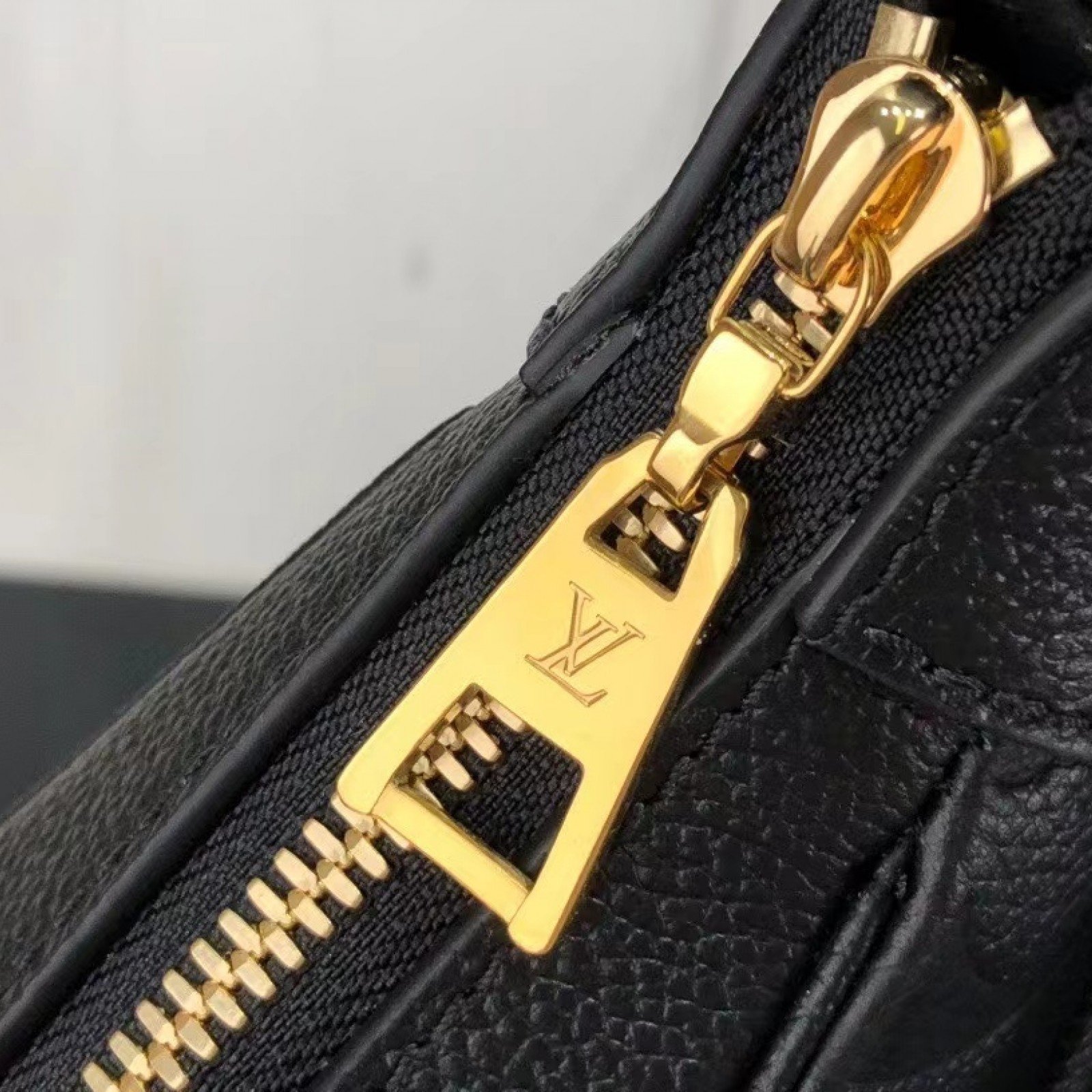 LV BAGATELLE M46112