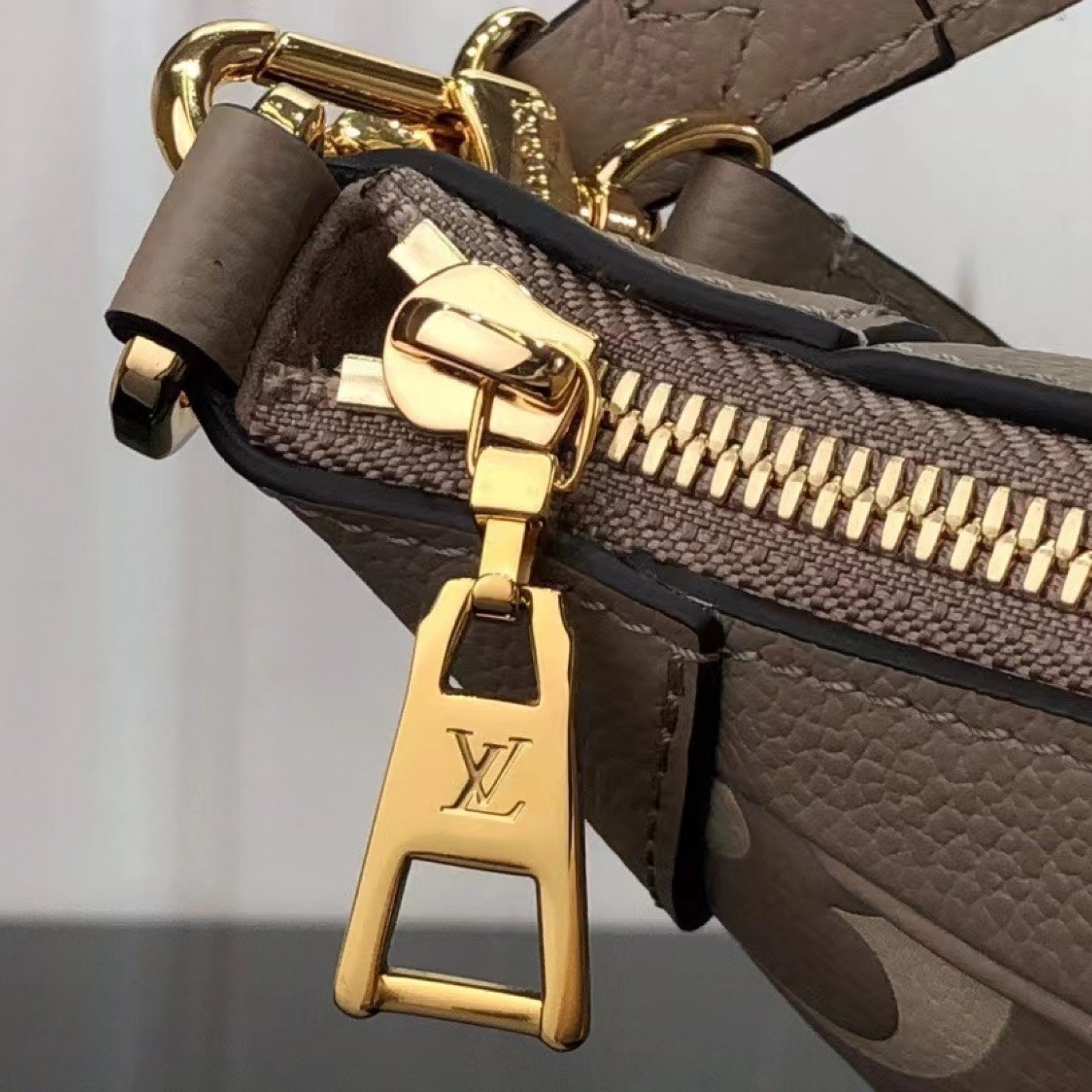 LV BAGATELLE M46112