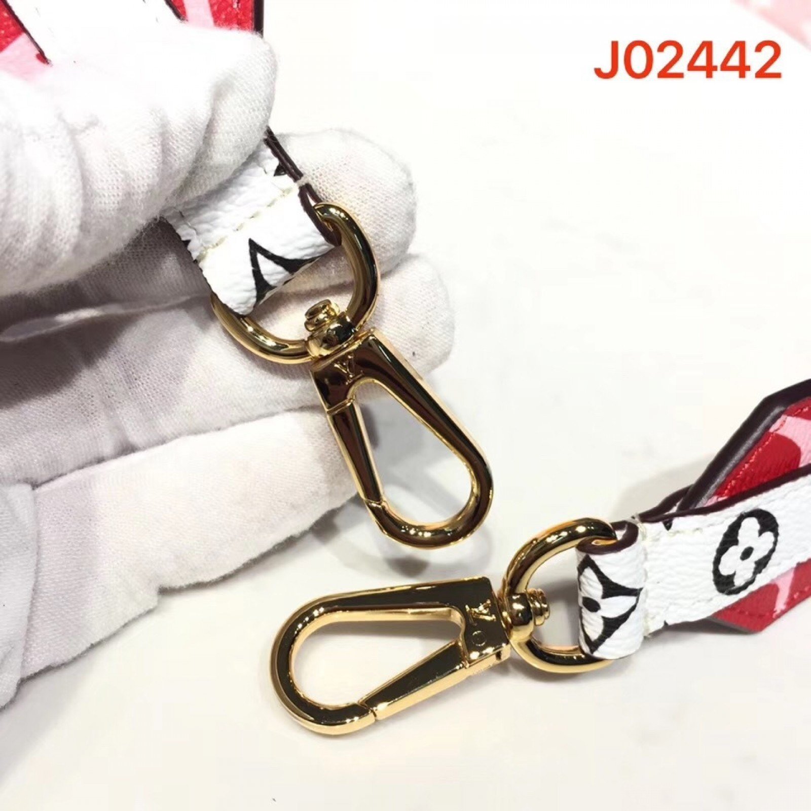 LV BANDOULIERE J02442