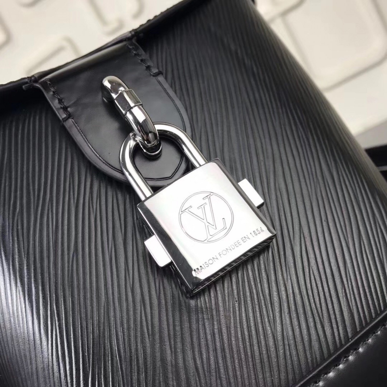 LV BENTO BOX Bag M43517A