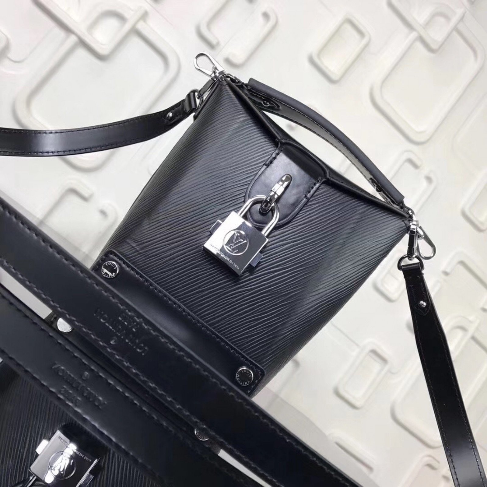 LV BENTO BOX Bag M43517A