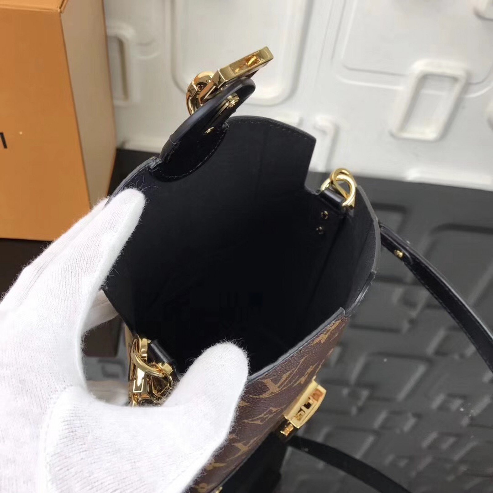 LV BENTO BOX Bag M43518