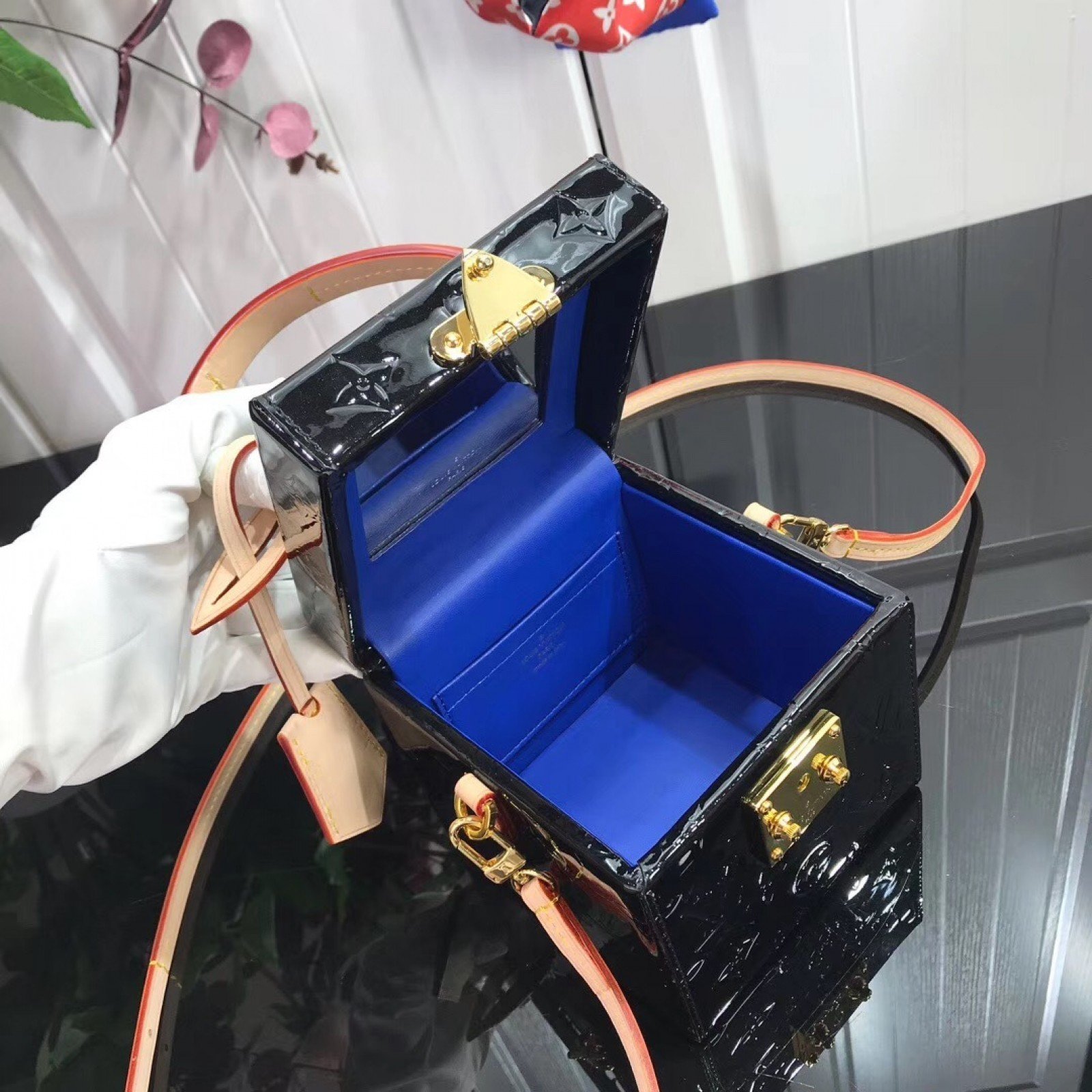 LV BLEECKER BOX M90461