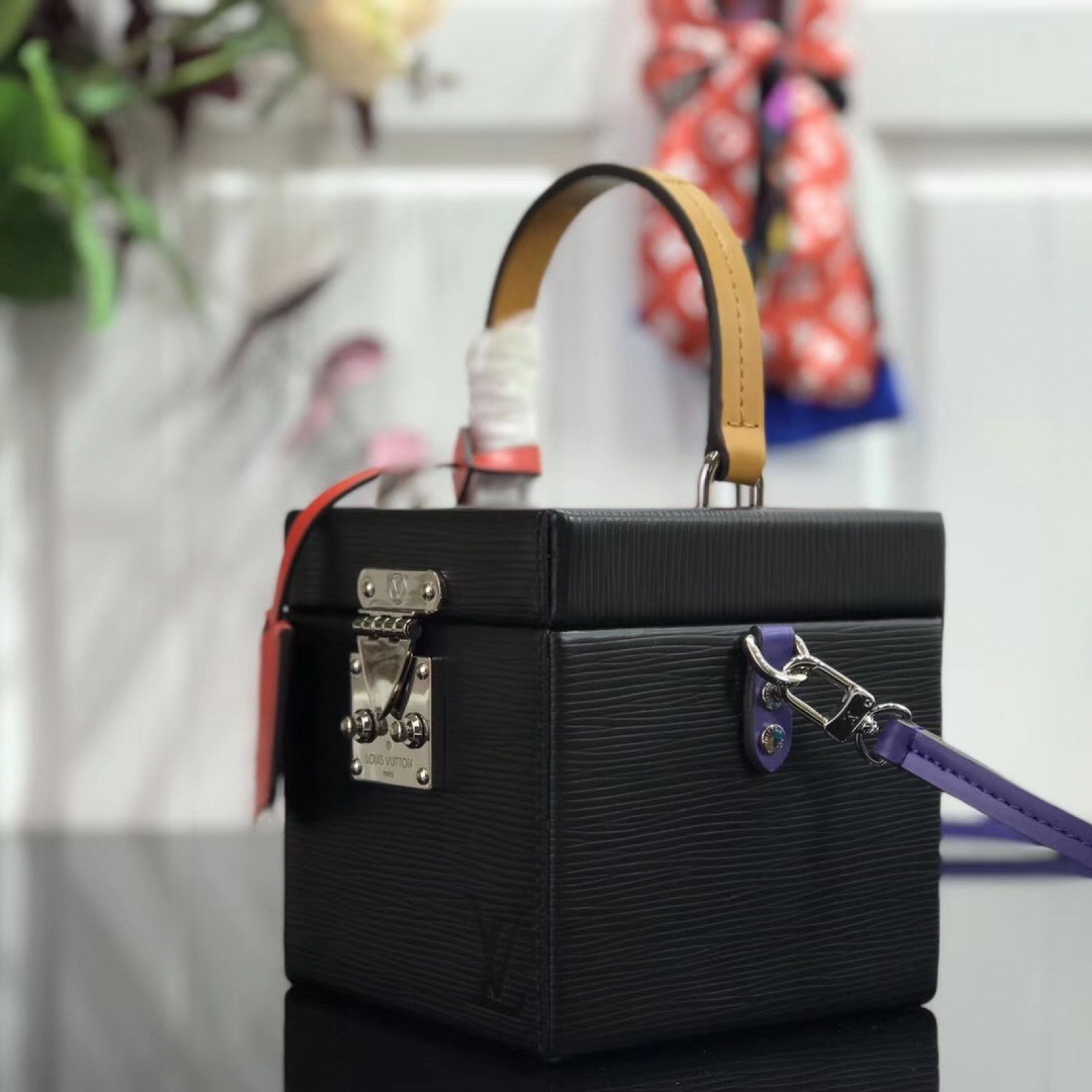 LV BLEECKER BOX M90461
