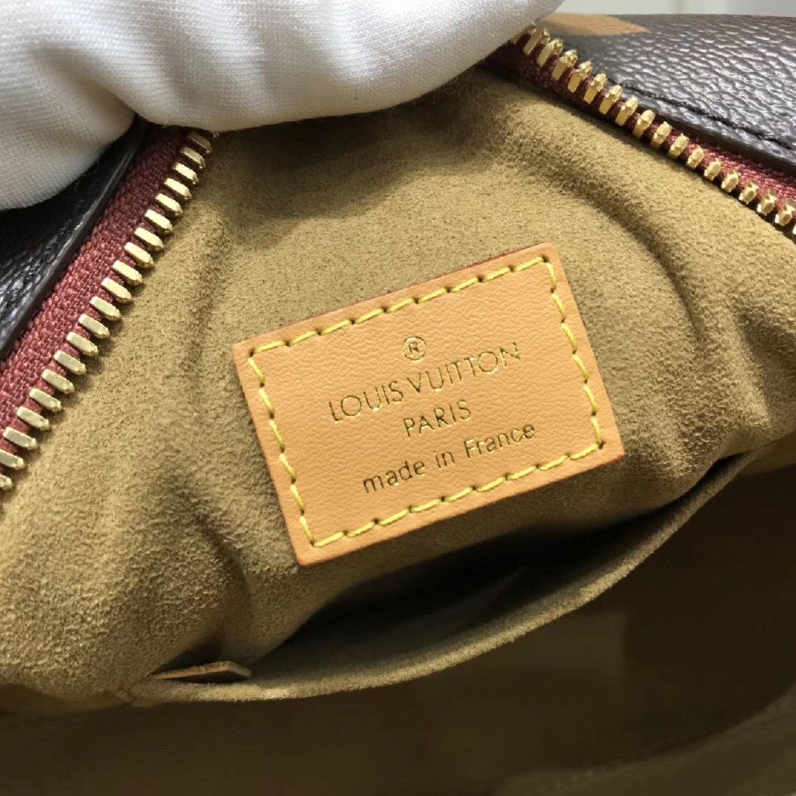 LV BOITE CHAPEAU BAG M52294DV