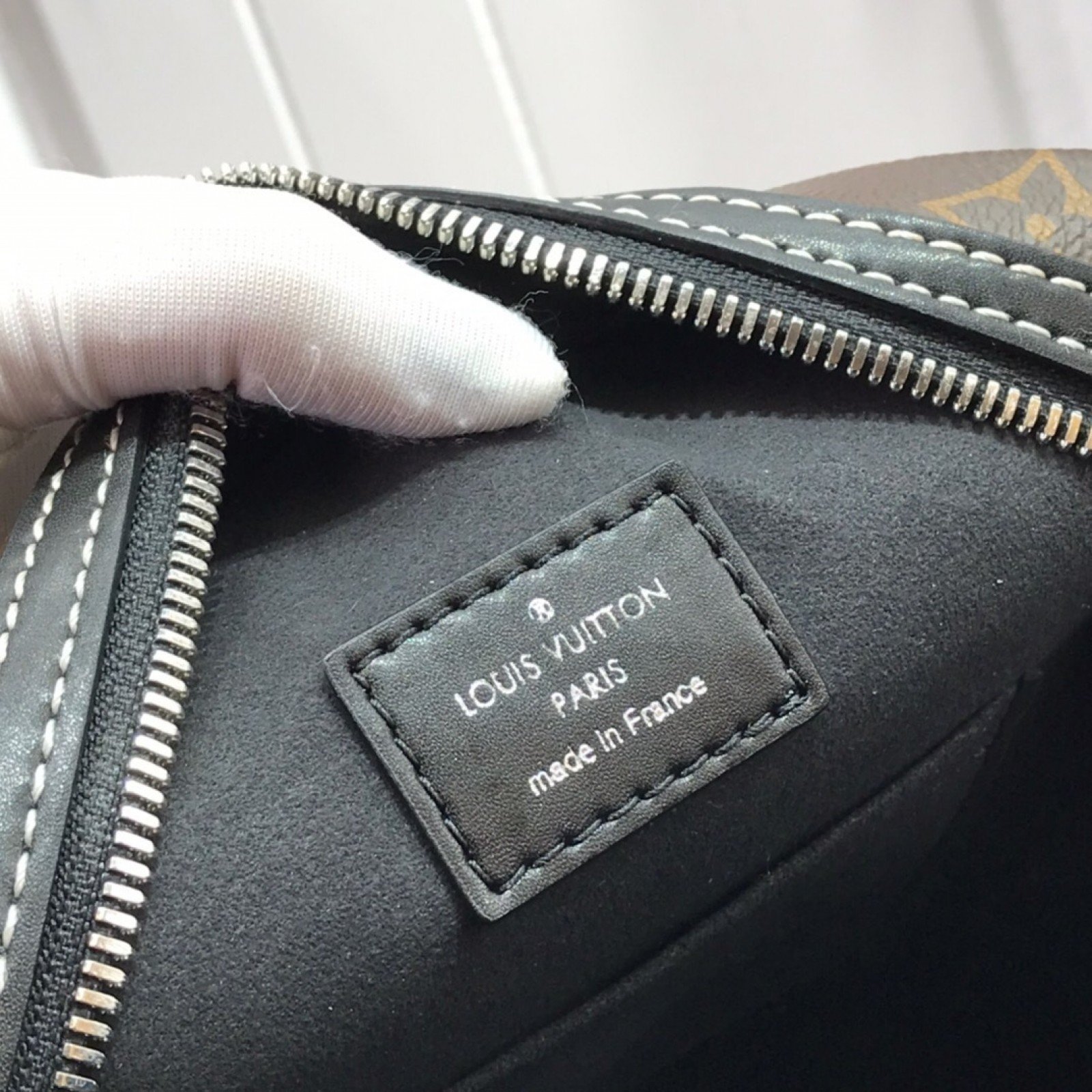 LV BOITE CHAPEAU SOUPLE BAG M55653