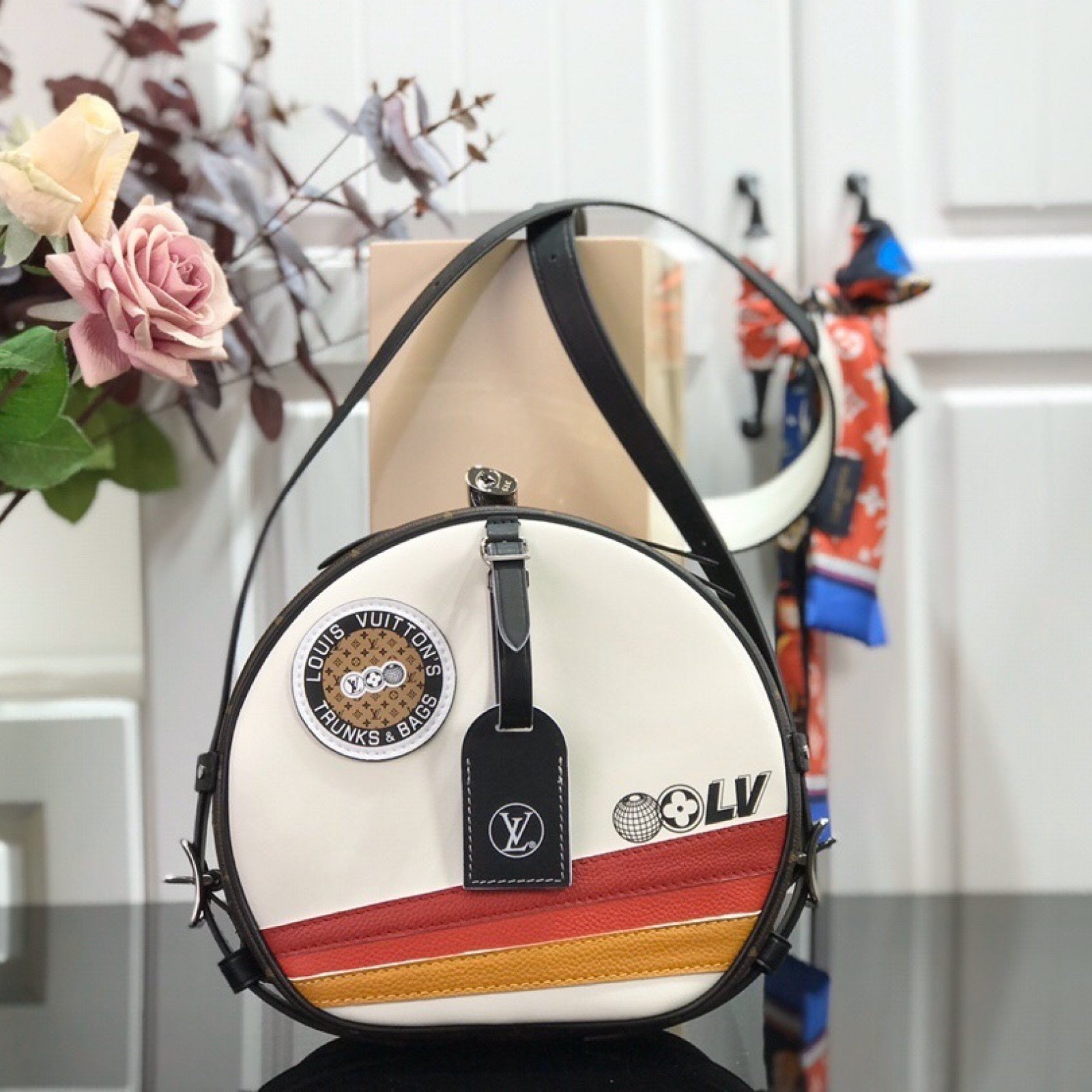 LV BOITE CHAPEAU SOUPLE BAG M55653