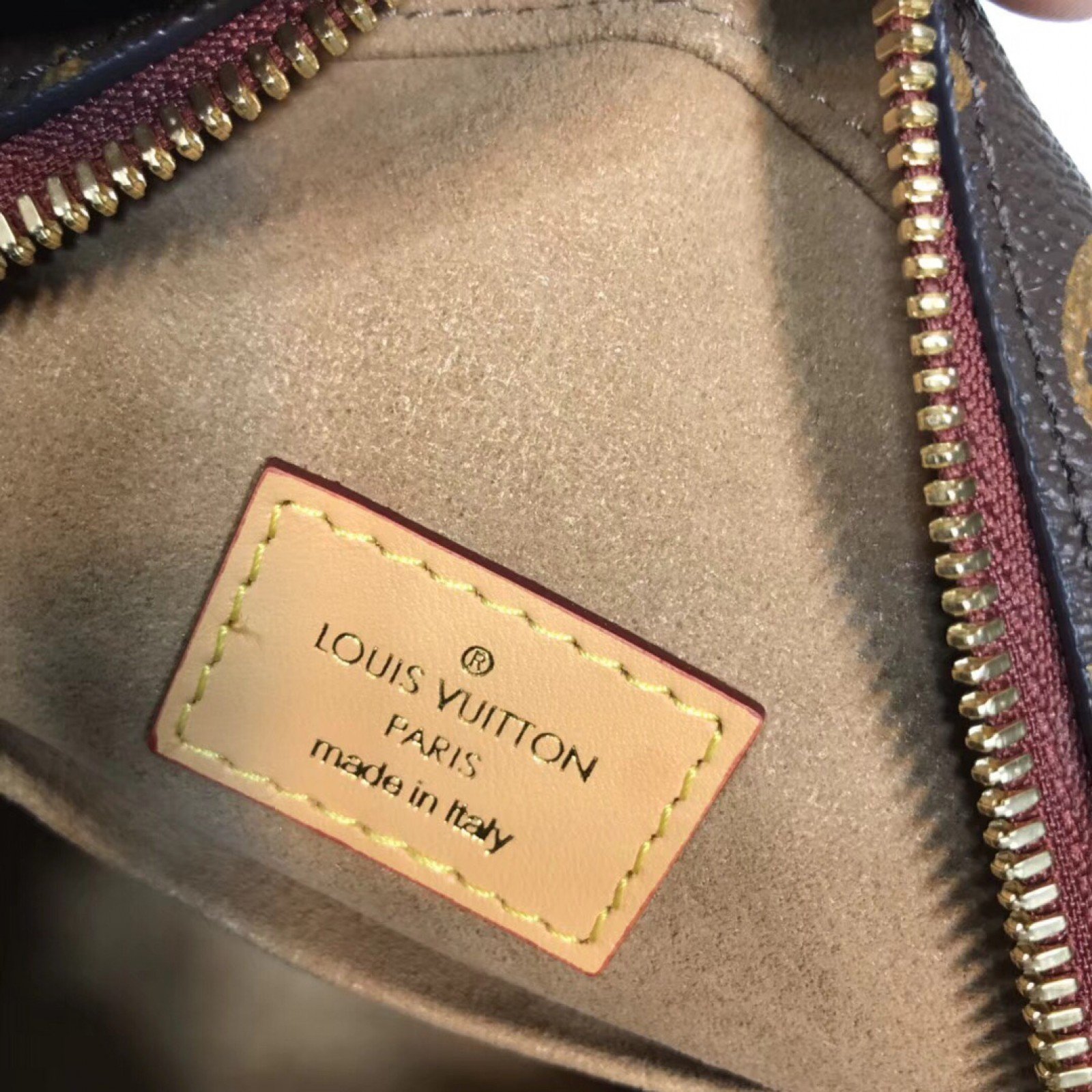LV BOITE CHAPEAU SOUPLE Bag M52294