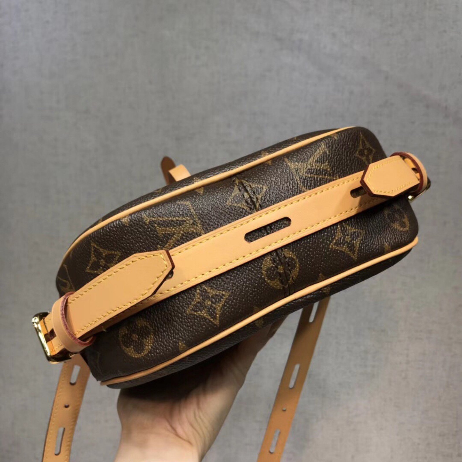 LV BOITE CHAPEAU SOUPLE Bag M52294