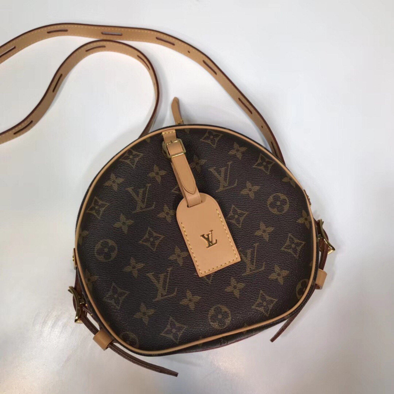 LV BOITE CHAPEAU SOUPLE Bag M52294