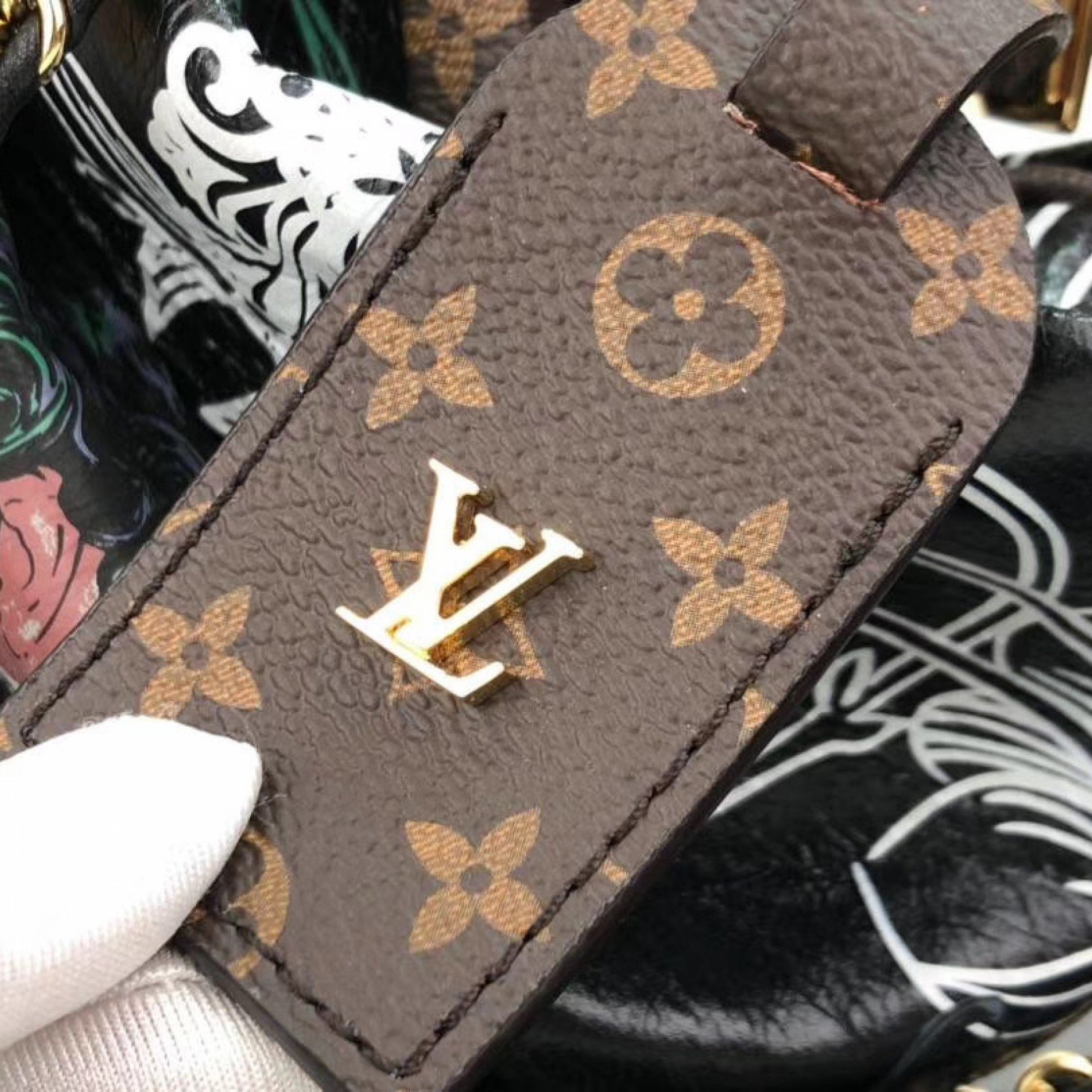 LV BOURSICOT EW M56369