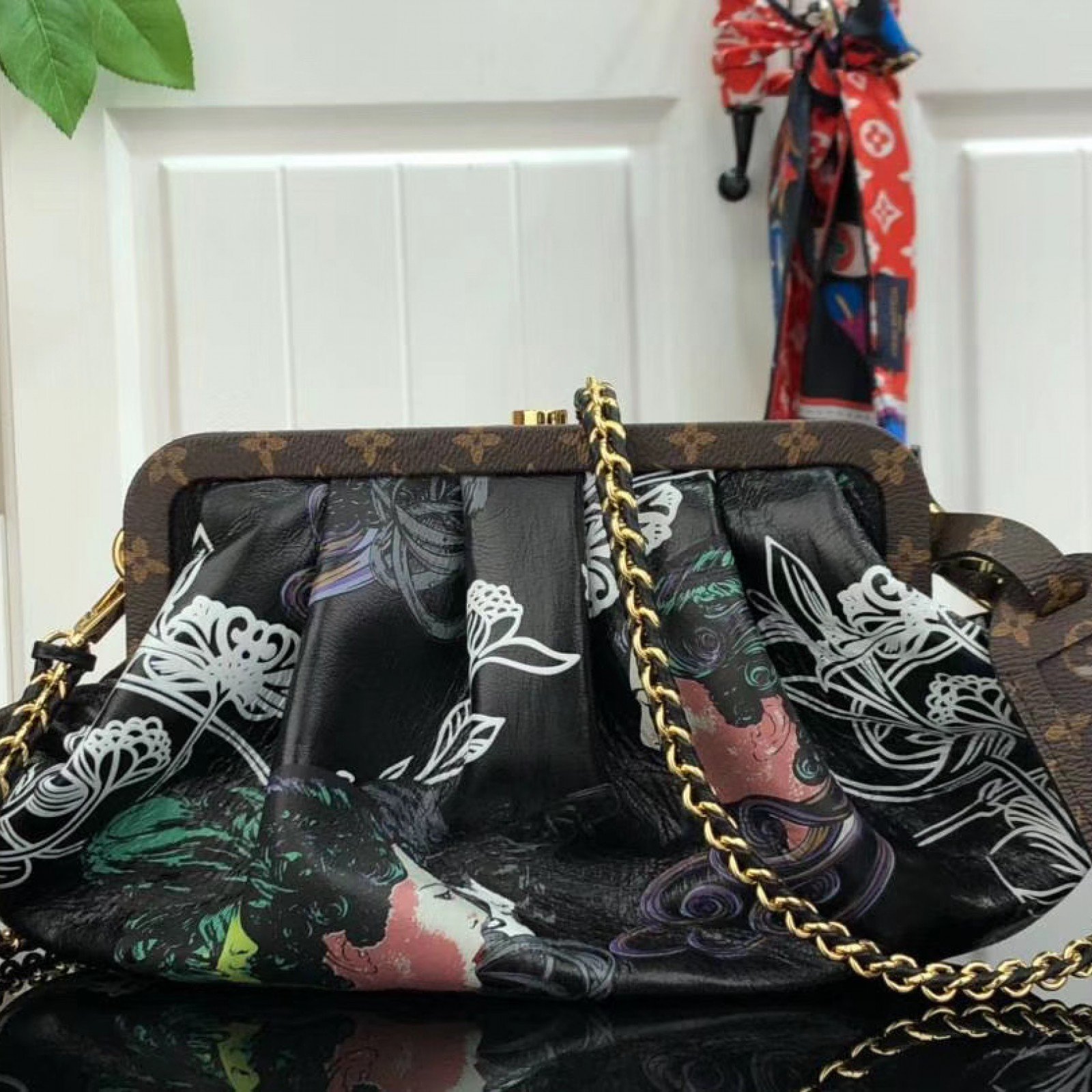 LV BOURSICOT EW M56369