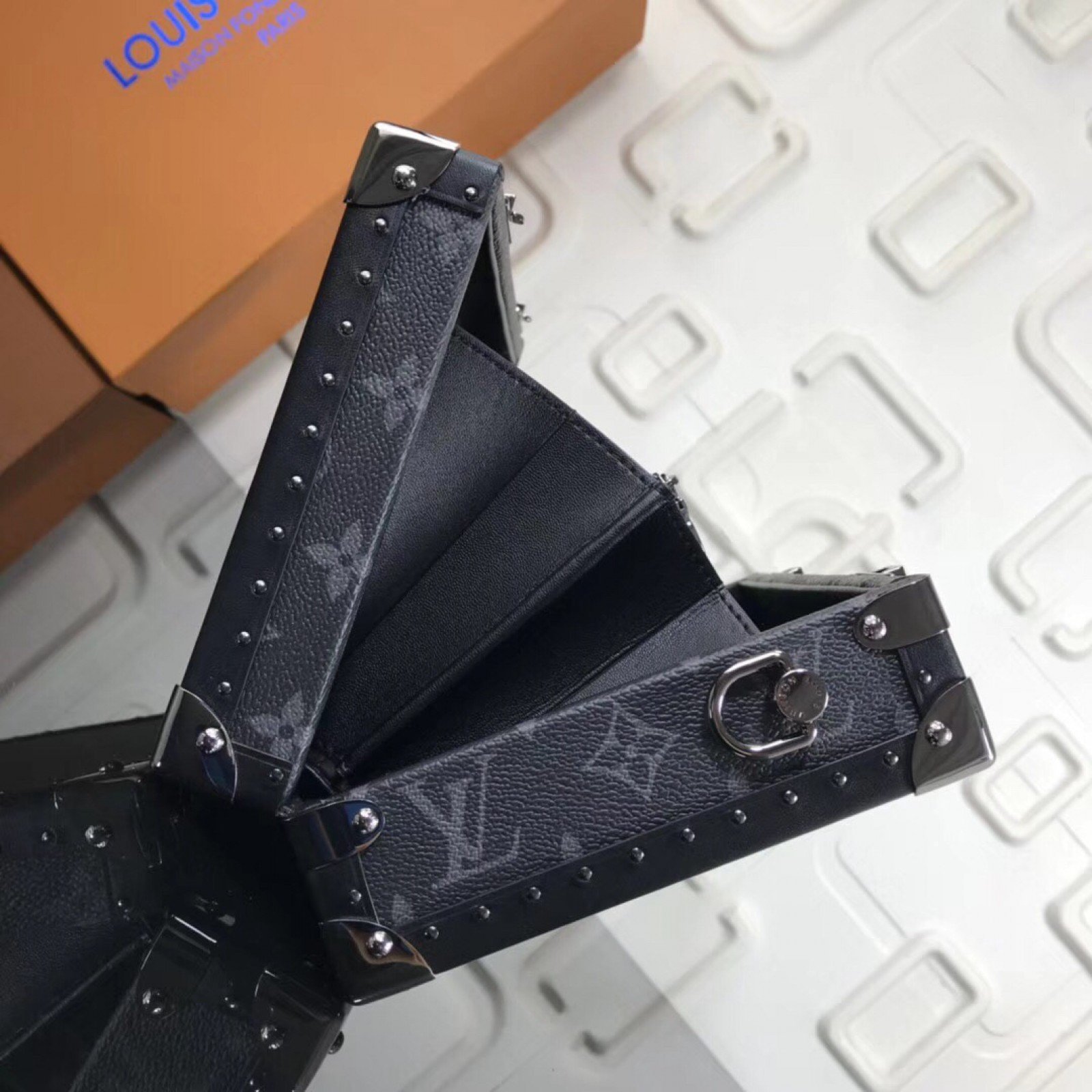 LV BOX Bag M44157