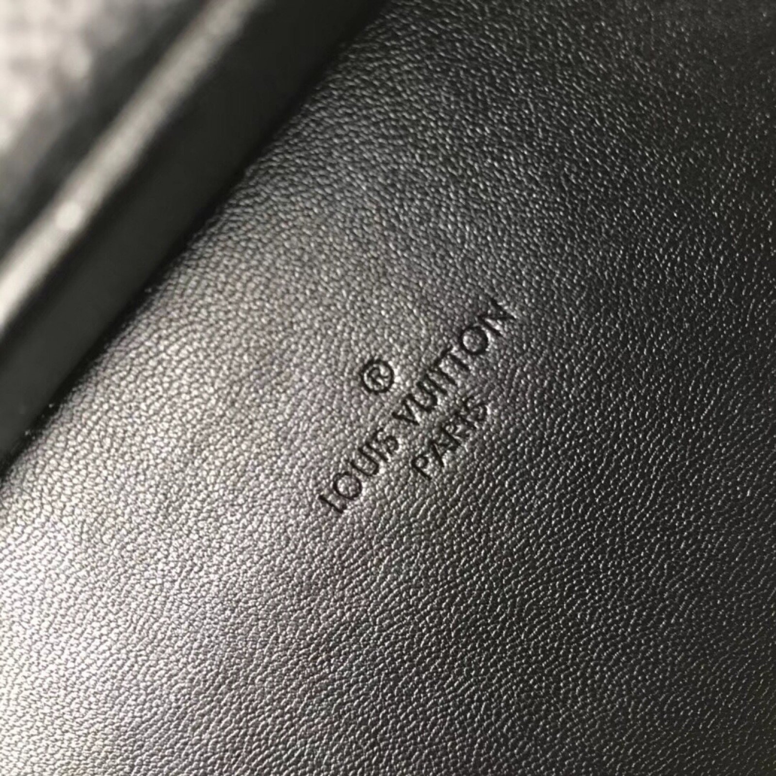 LV BOX Bag M44157