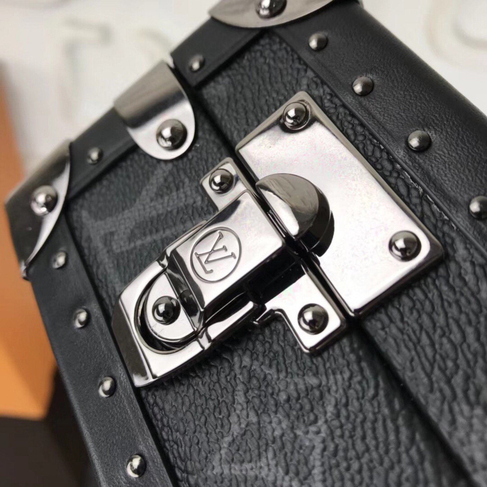 LV BOX Bag M44157