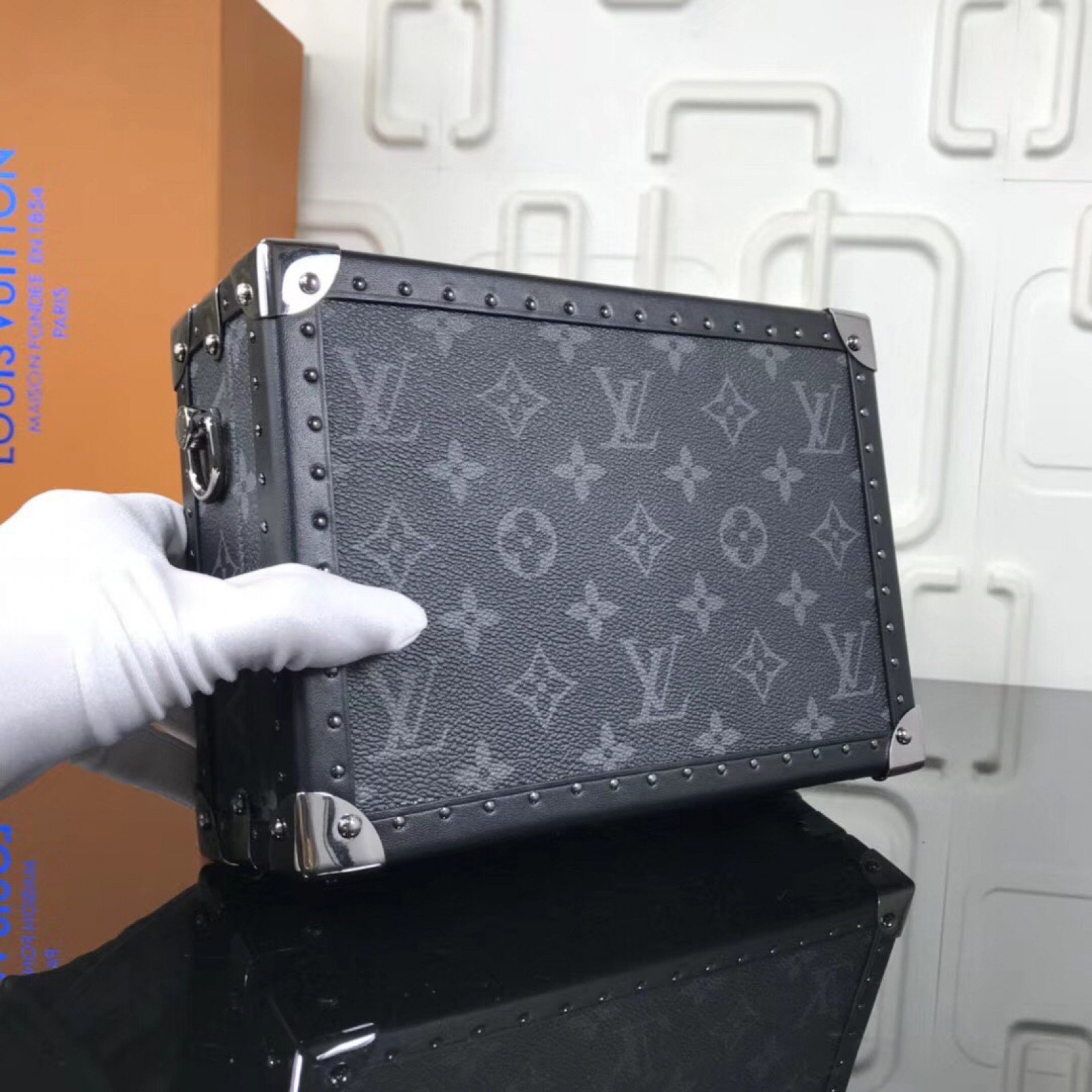 LV BOX Bag M44157