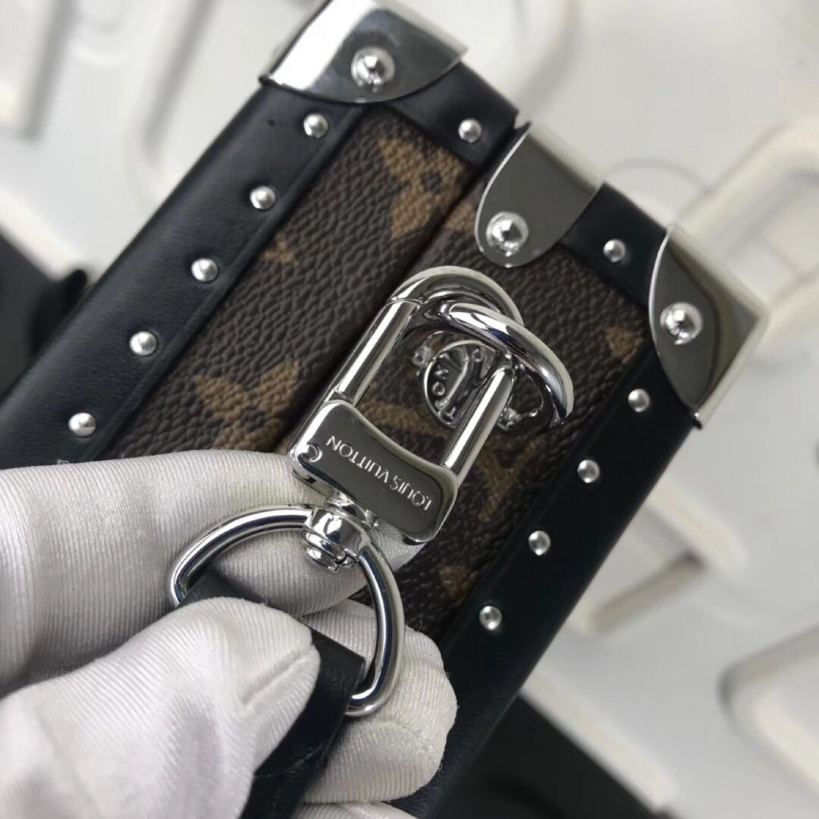 LV BOX Bag M44157