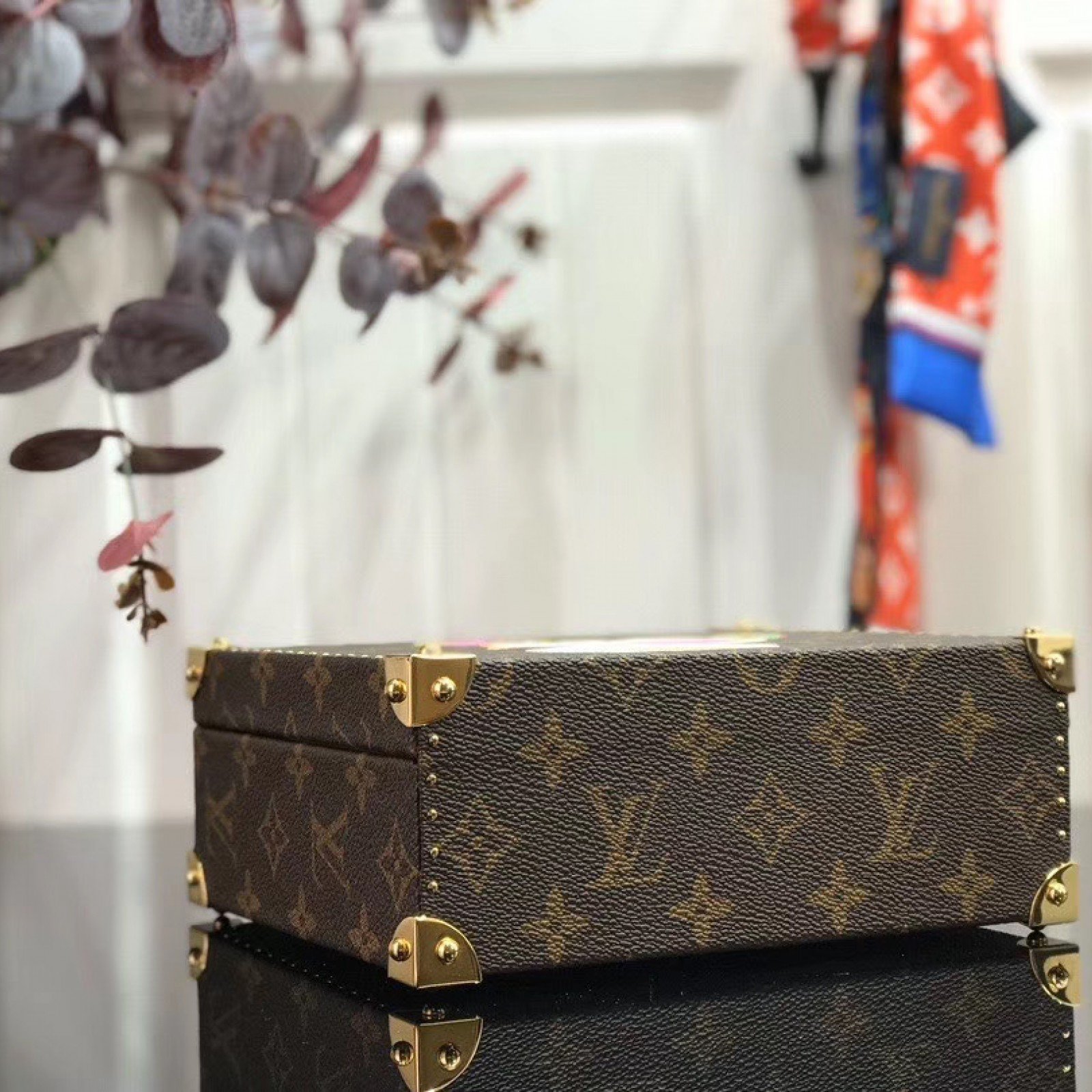LV BOX M50714V