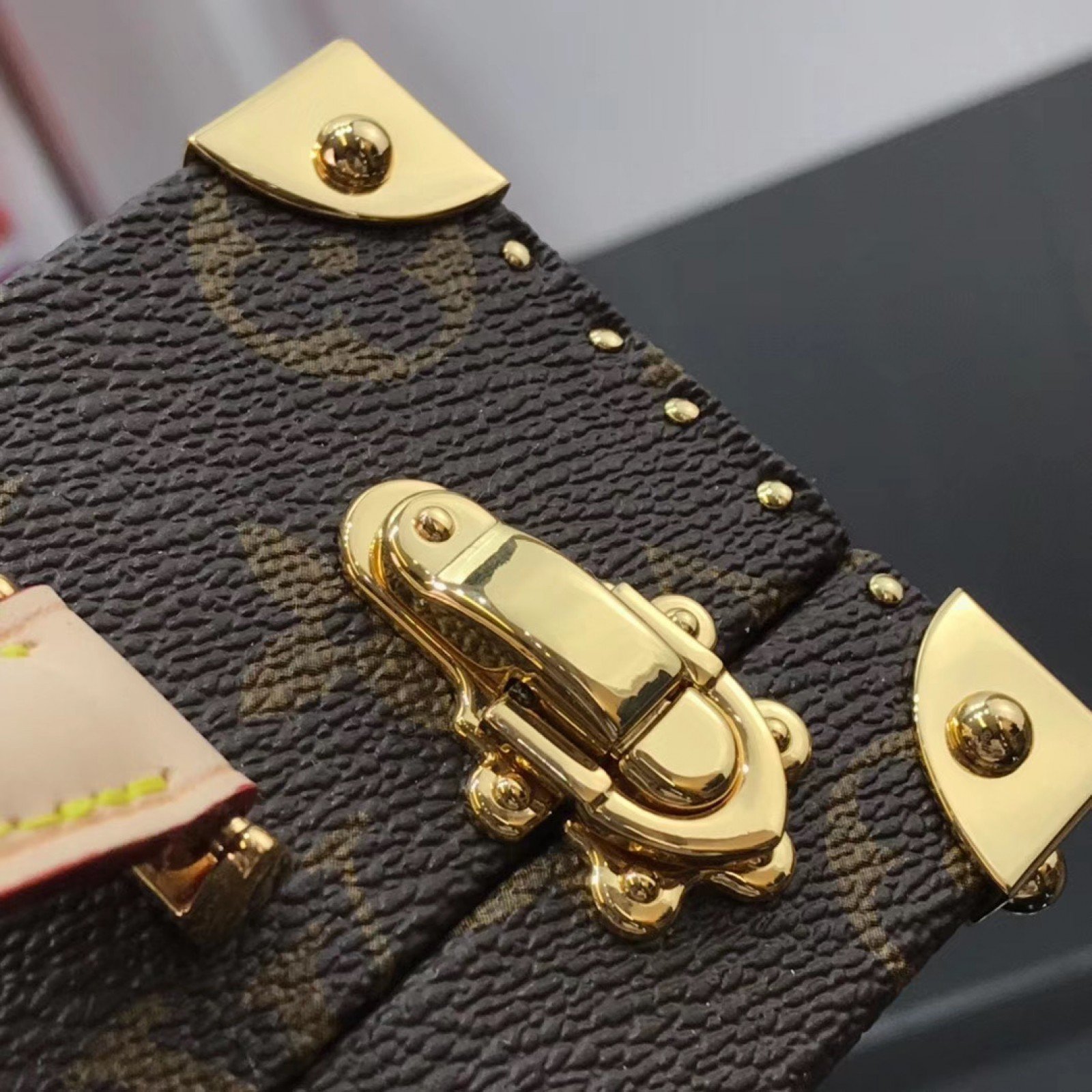 LV BOX M50714V