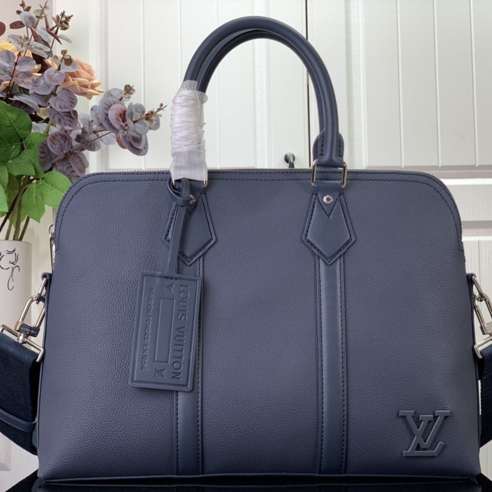 LV BRIEFCASE  M21440