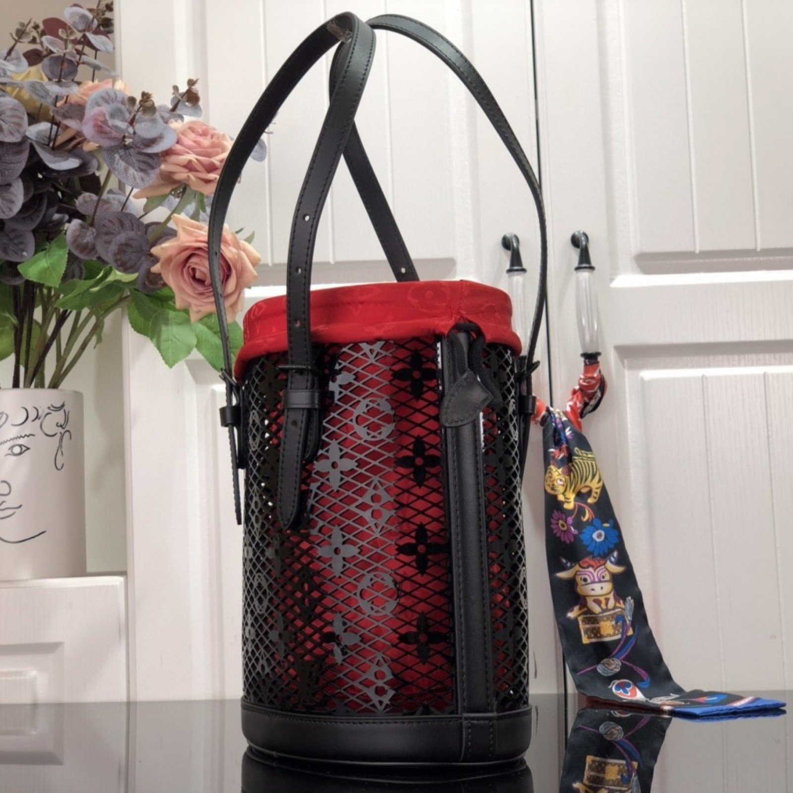 LV BUCKET PM M20352