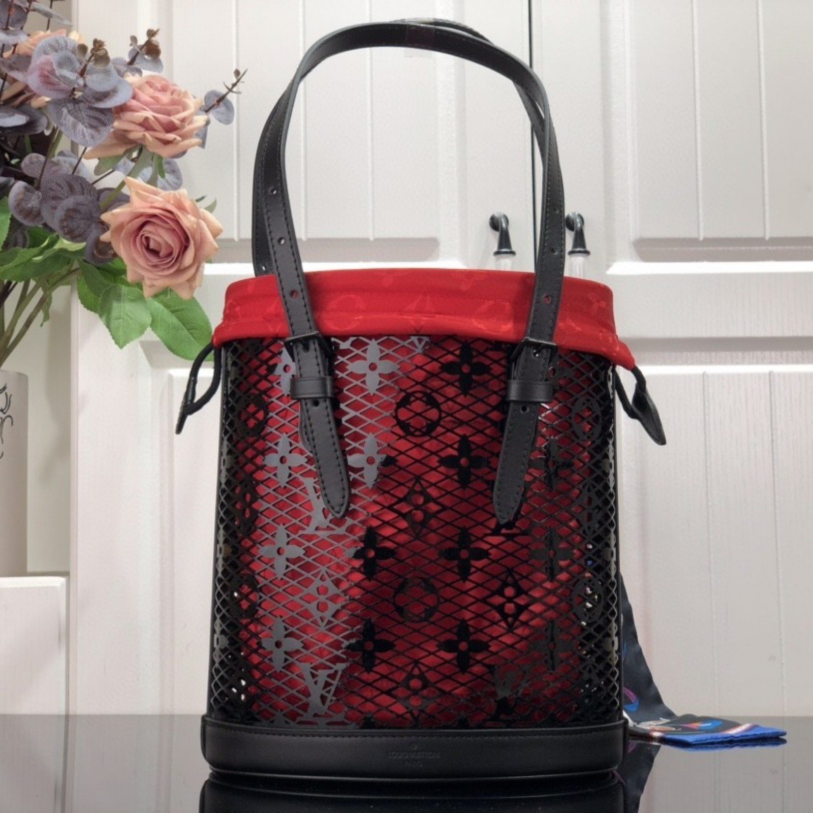 LV BUCKET PM M20352