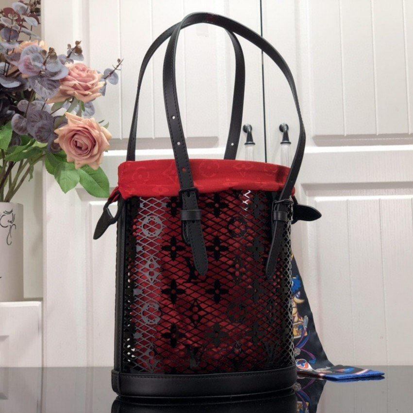LV BUCKET PM M20352