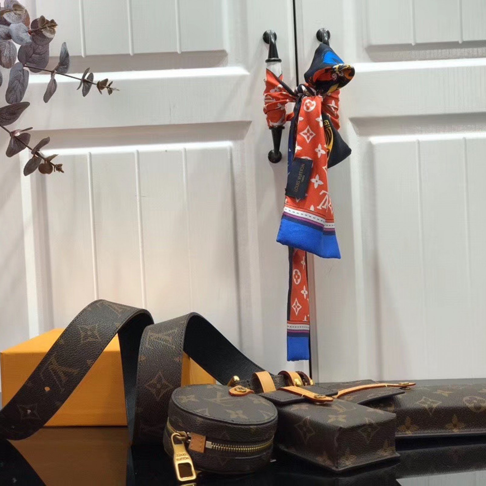 LV BUMBAG 111120D