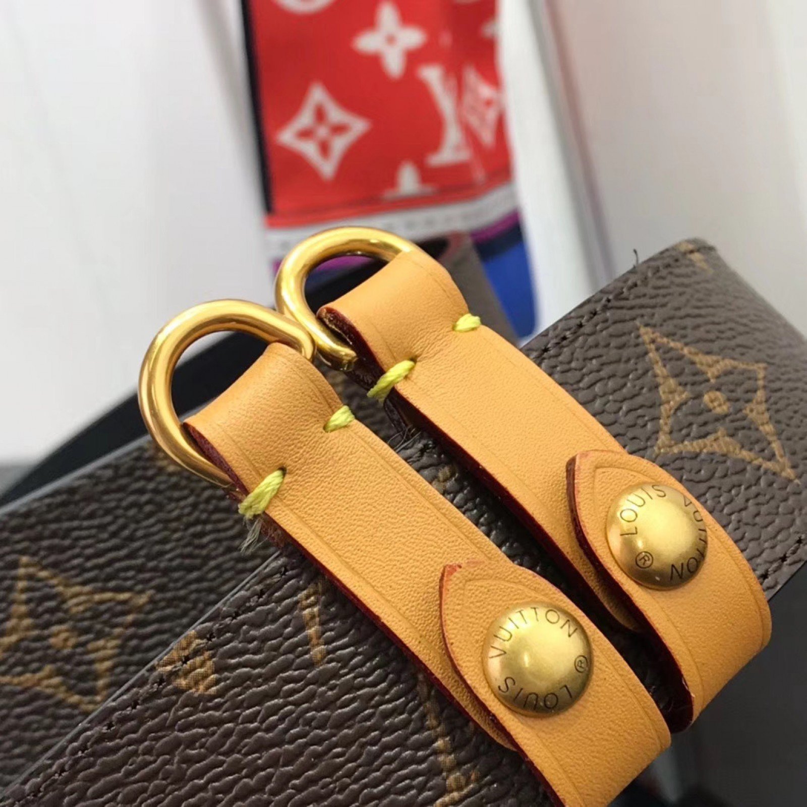 LV BUMBAG 111120D