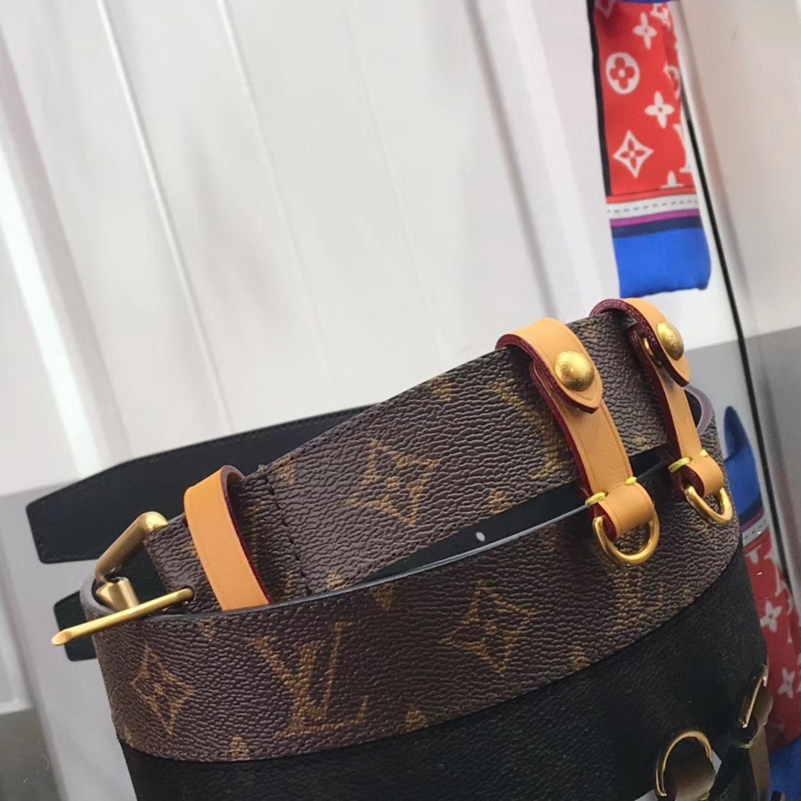 LV BUMBAG 111120D
