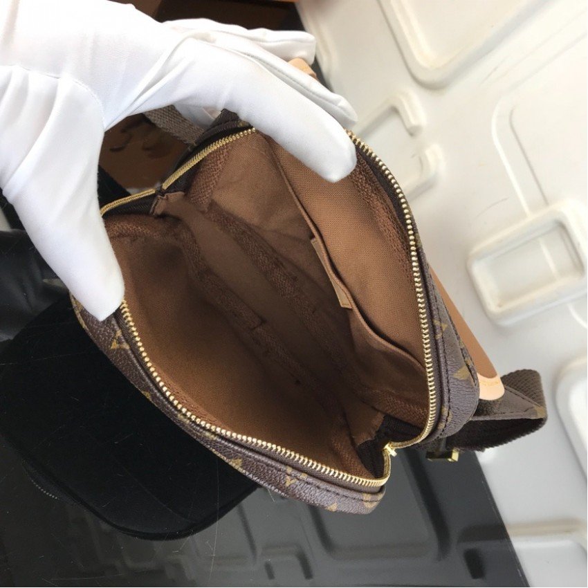 LV BUMBAG M40108