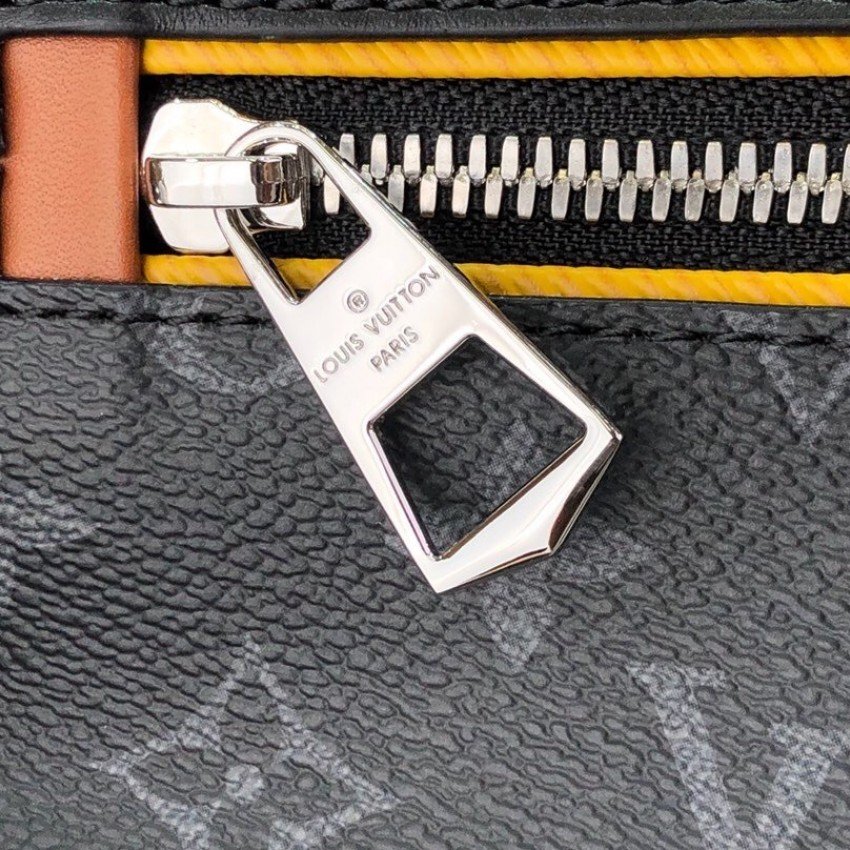 LV BUMBAG M43644AP