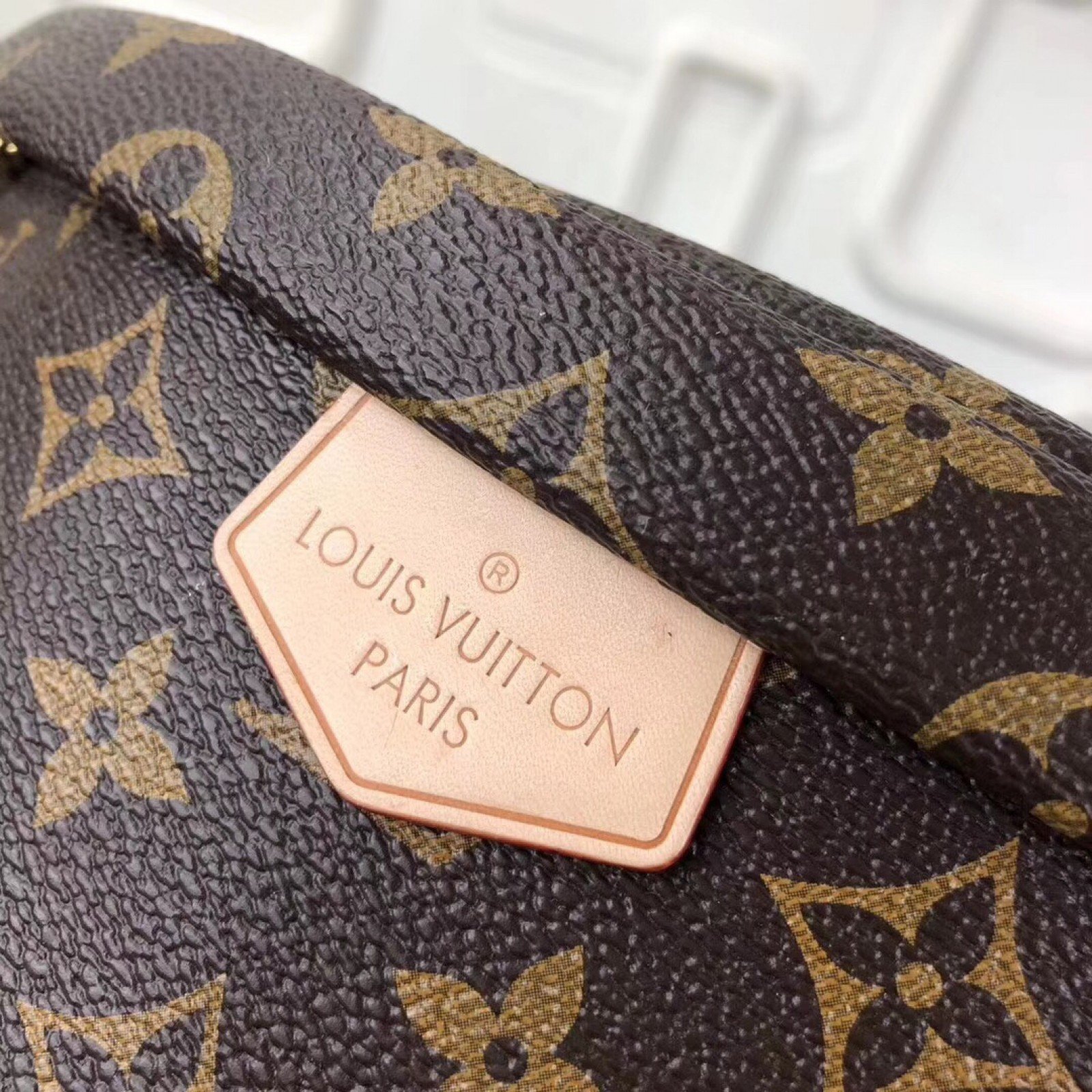 LV BUMBAG M43644WJ