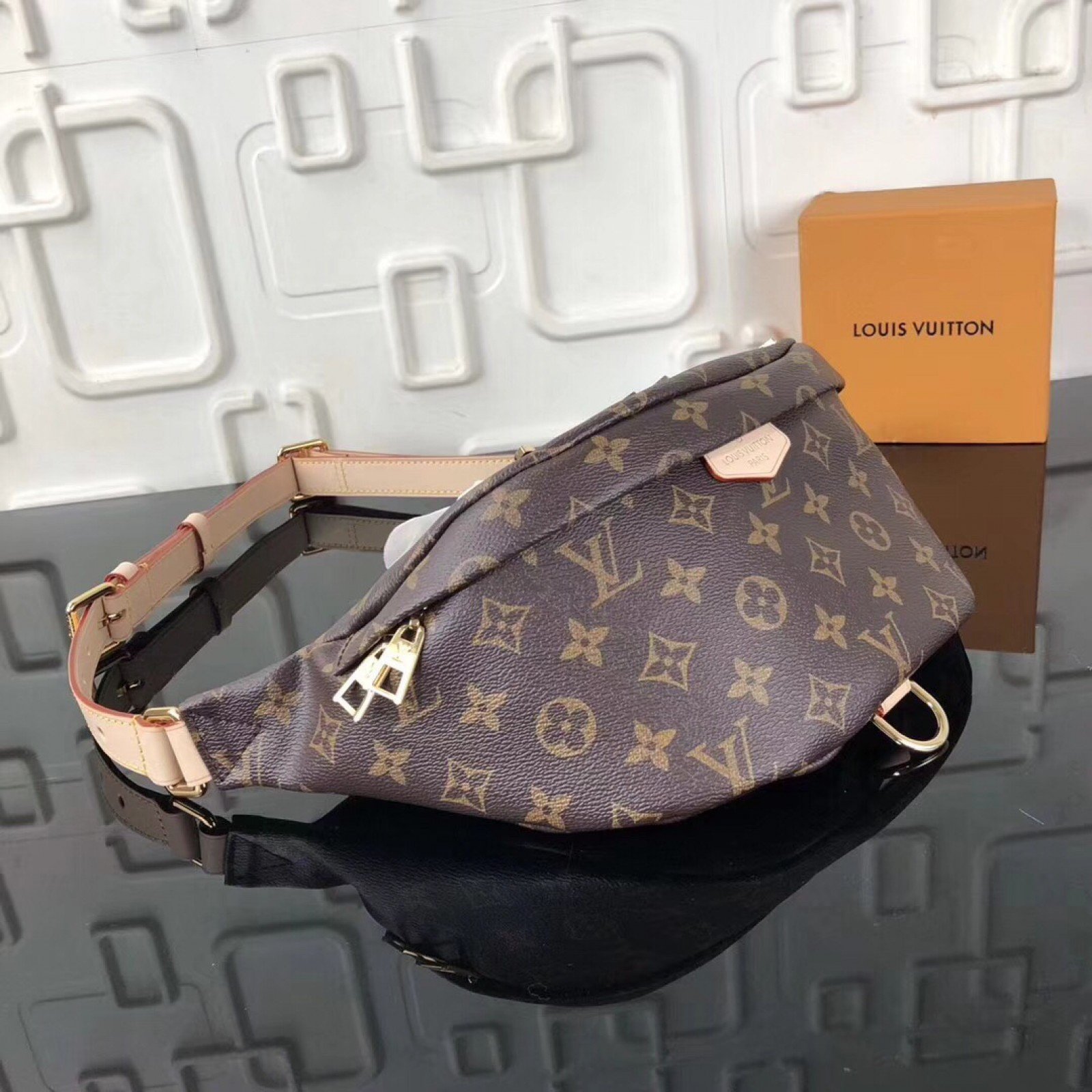 LV BUMBAG M43644WJ