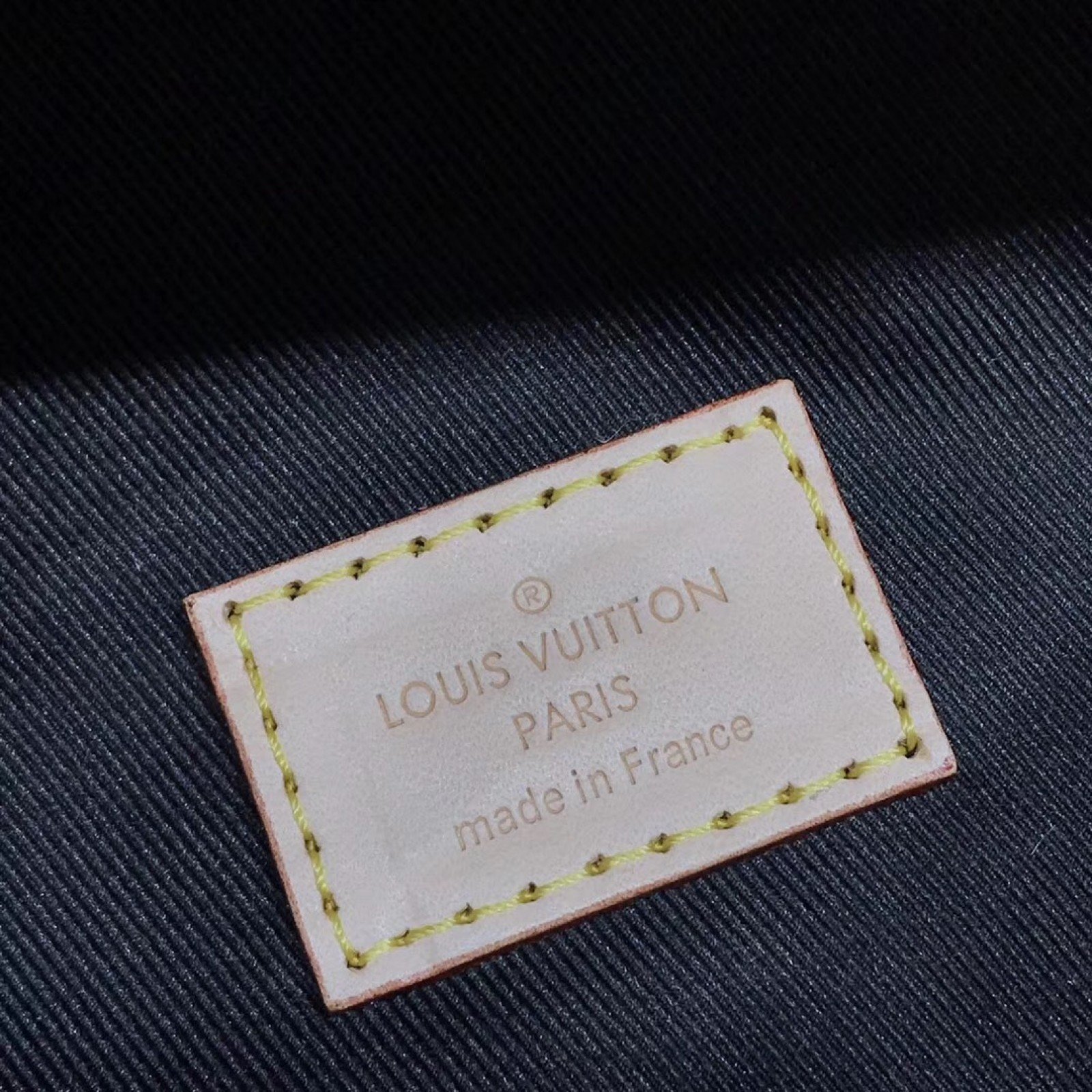 LV BUMBAG M43644XY