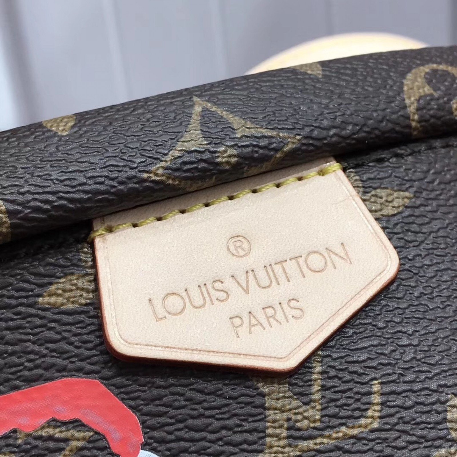 LV BUMBAG M43644XY