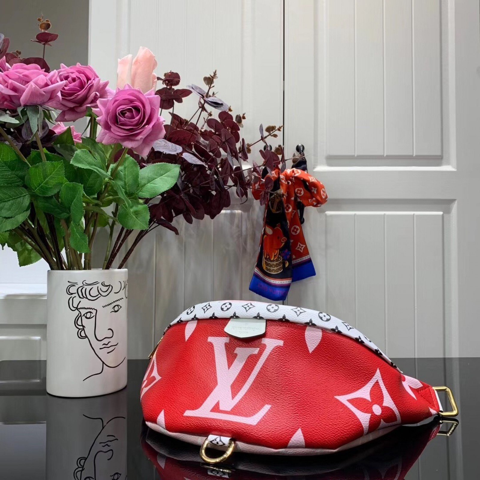 LV BUMBAG M44611