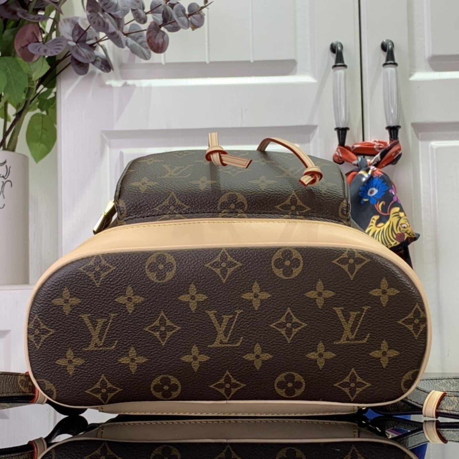 LV Bakcpack M11198