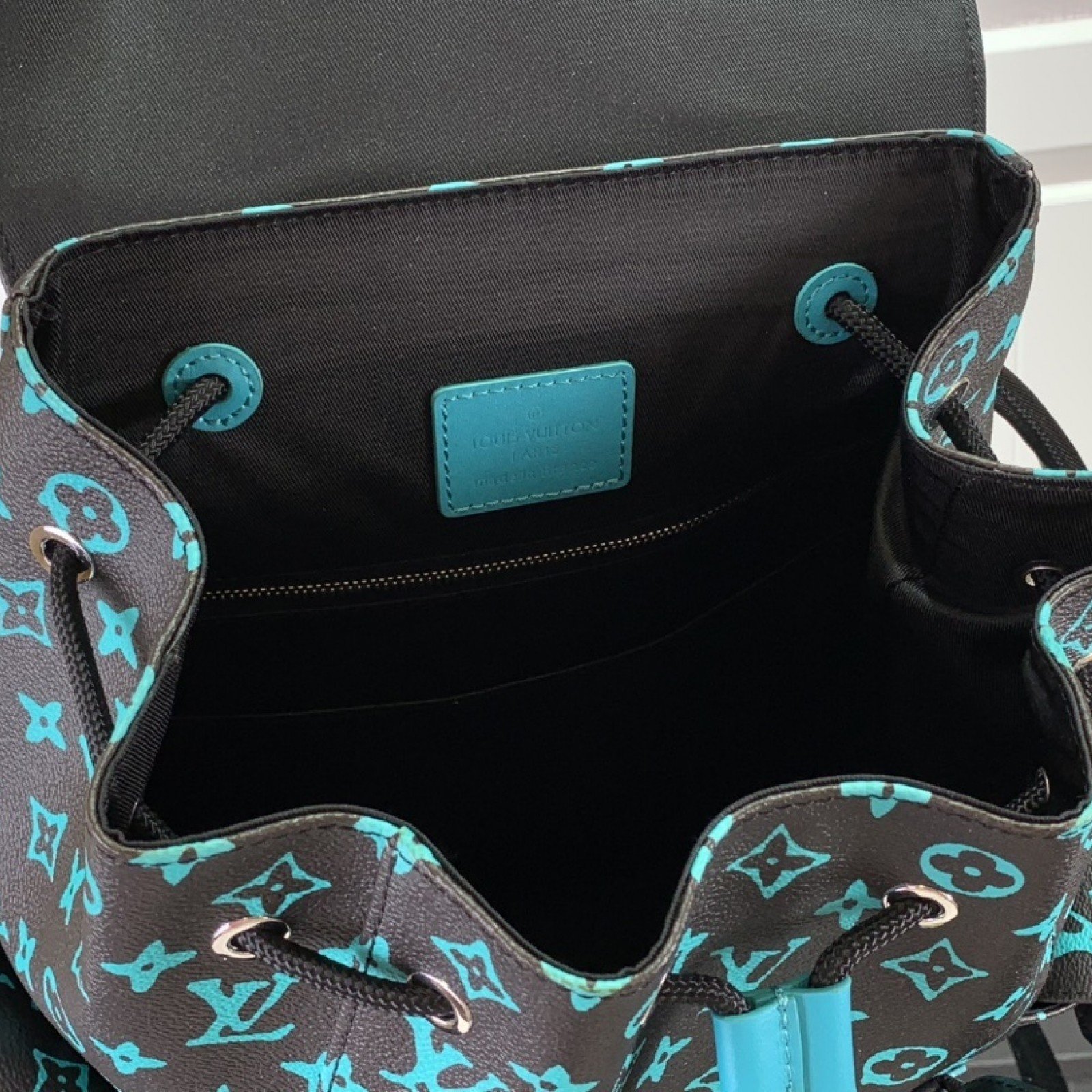 LV Bakcpack M21936