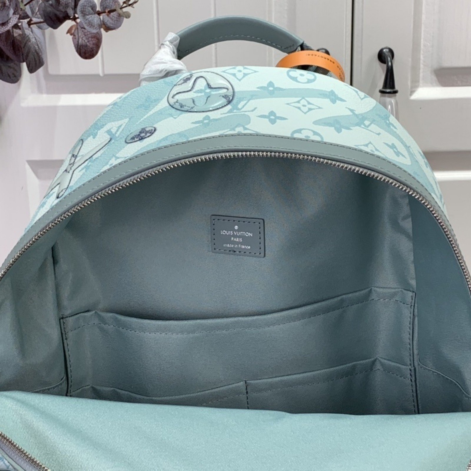 LV Bakcpack M22519