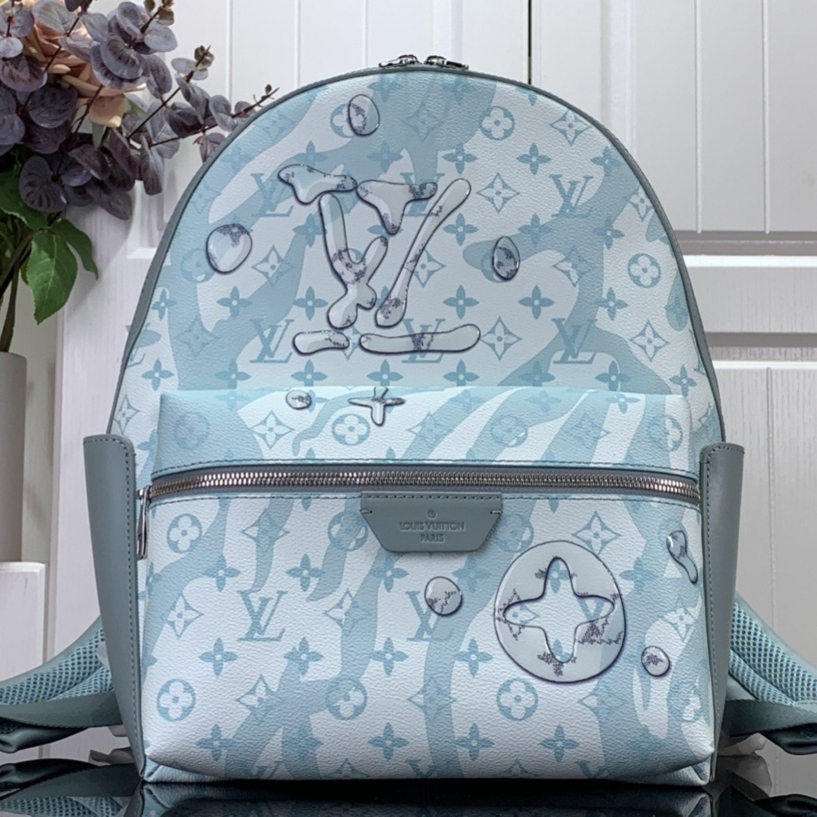 LV Bakcpack M22519